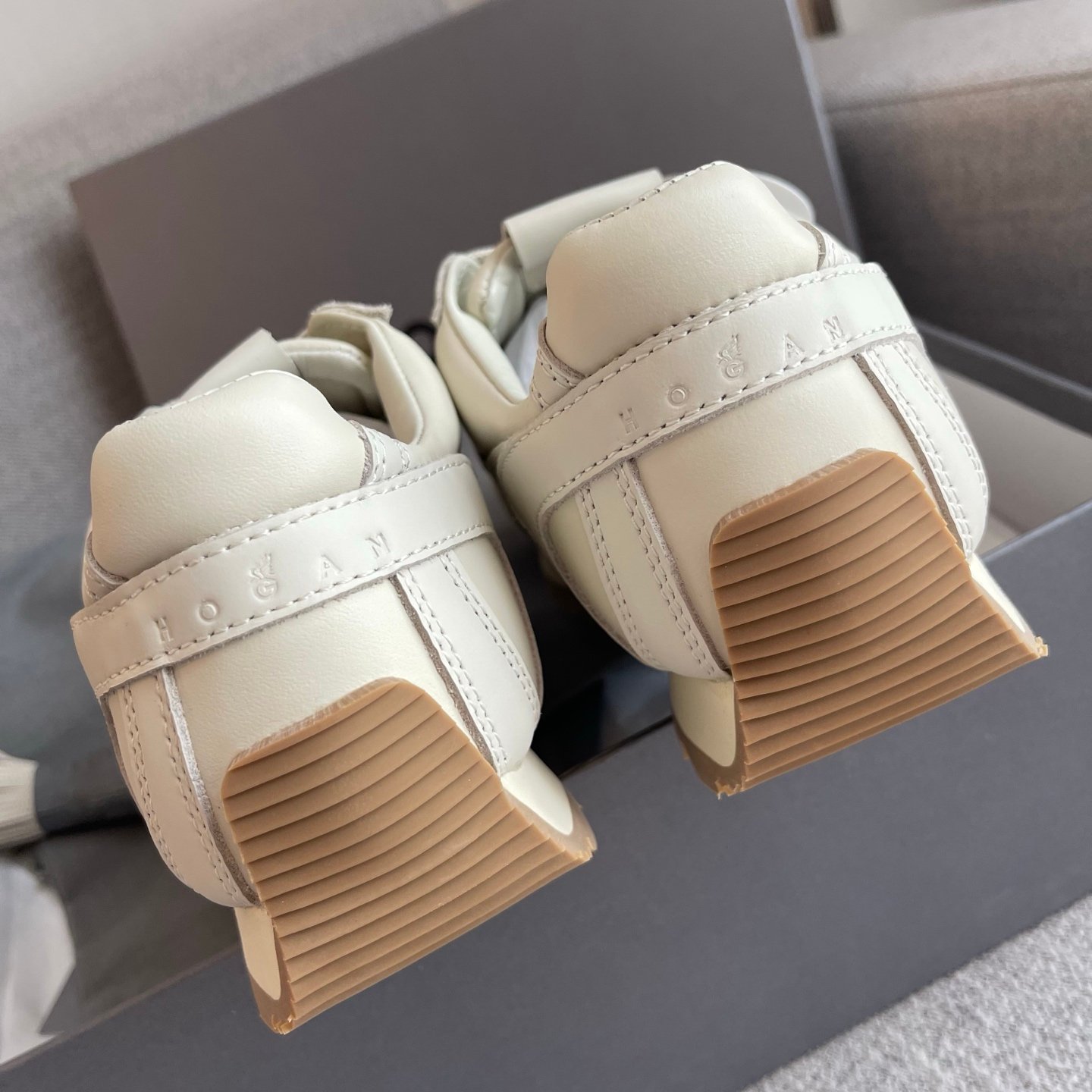 Hogan Suede Sneakers L121605 - Image 7