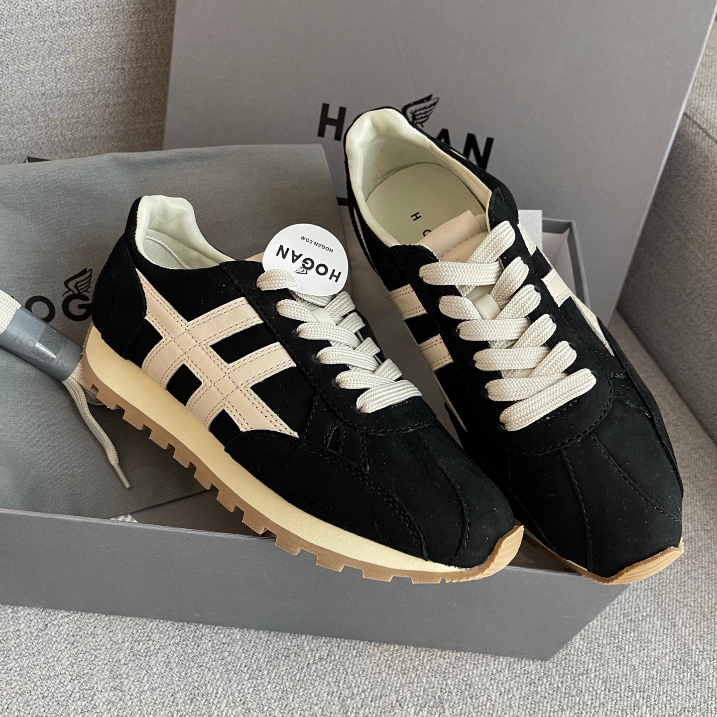 Hogan Suede Sneakers L121605 - Image 9