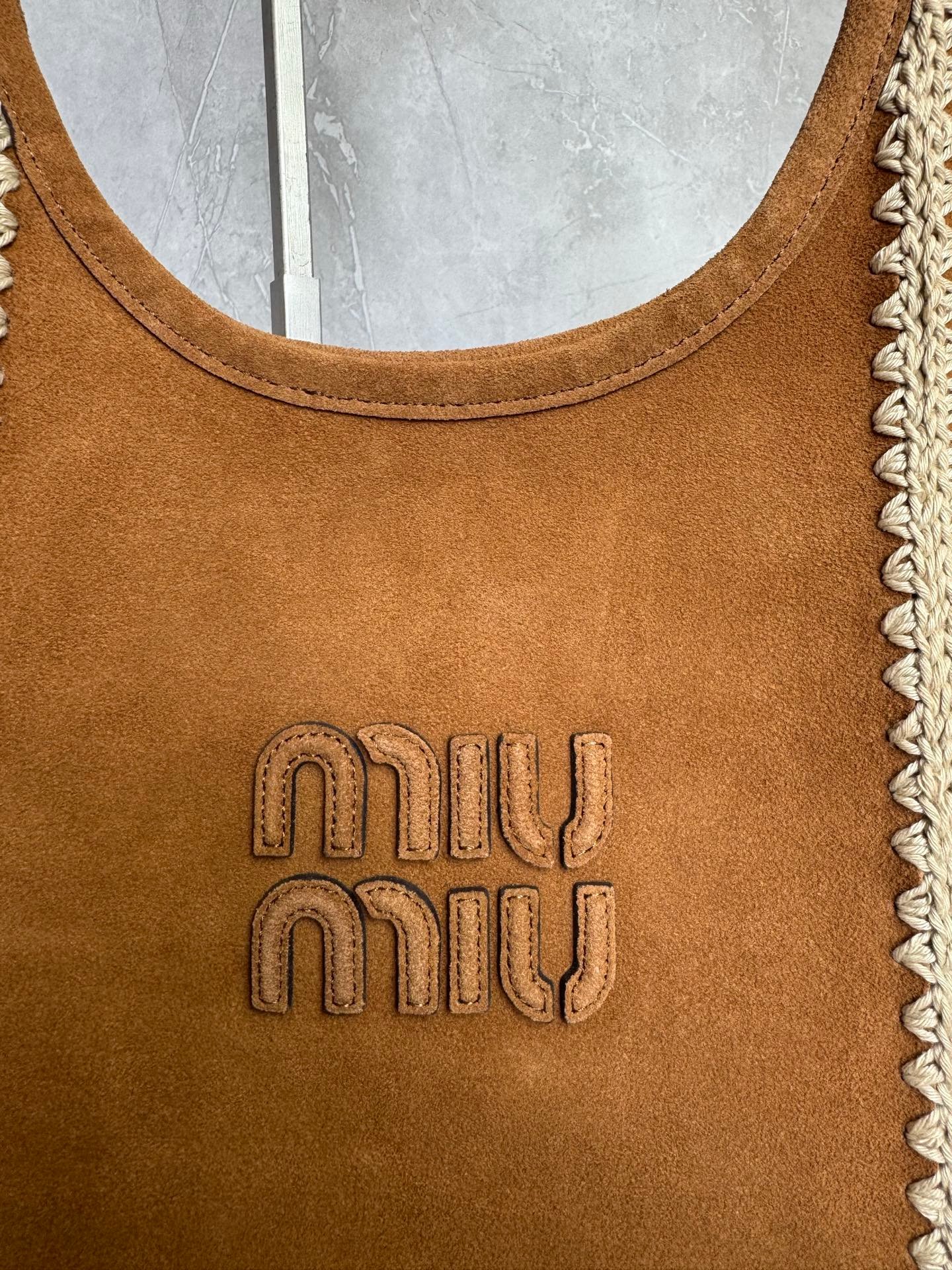 Miu Miu Ivy Leather Bag L121608 - Image 5