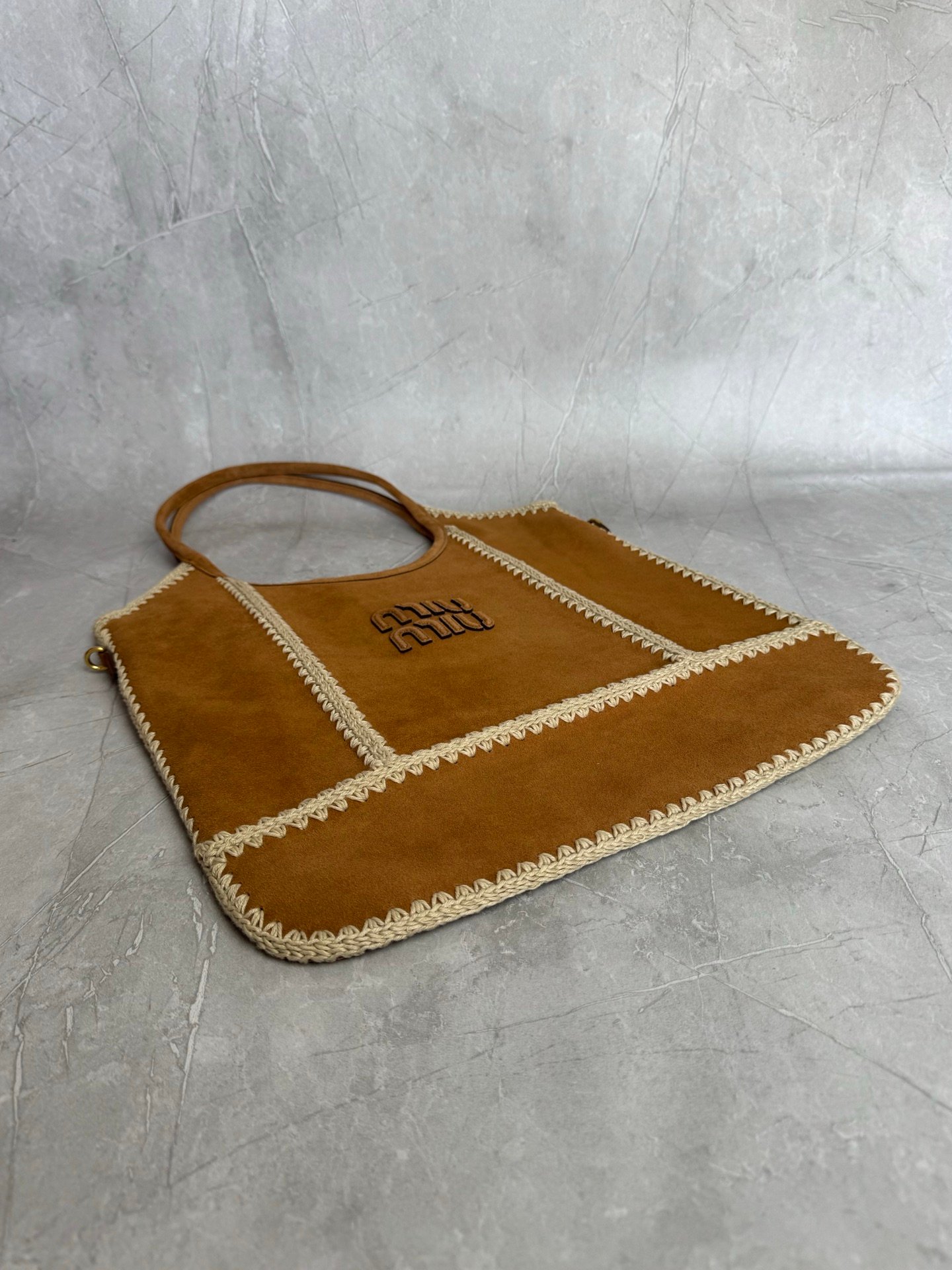 Miu Miu Ivy Leather Bag L121608 - Image 10