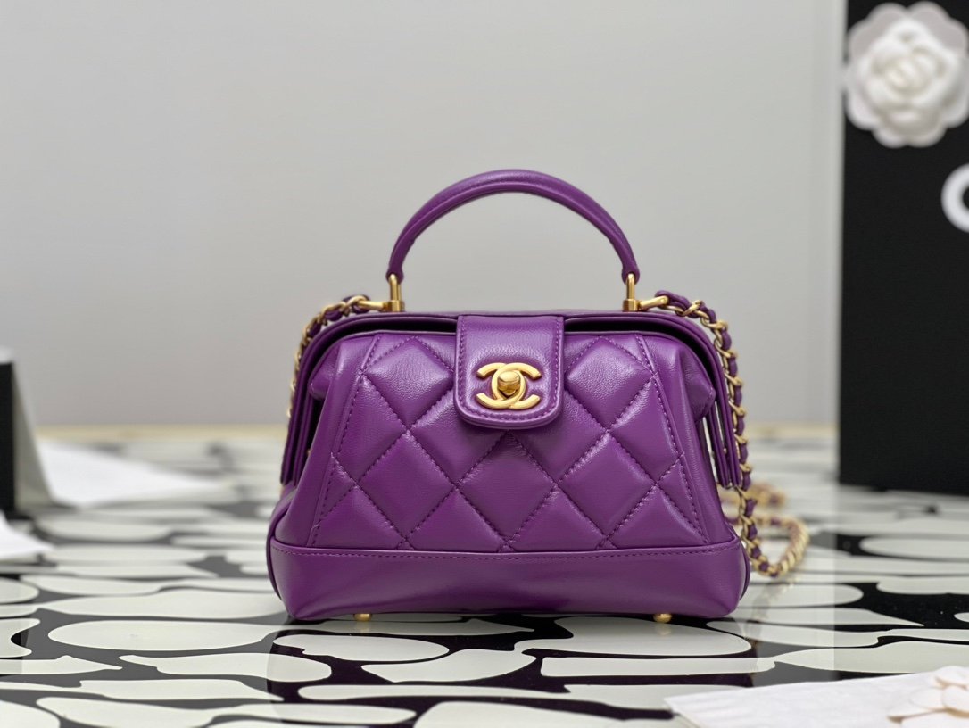 Chanel Shiny Lambskin Quilted Mini Cocodoc Top Handle Bag L121802 - Image 2