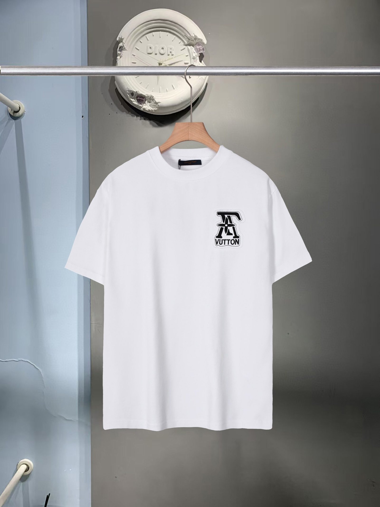 LV Front and Back Patch Embroidered Round-neck T-shirt 121903 - Image 4