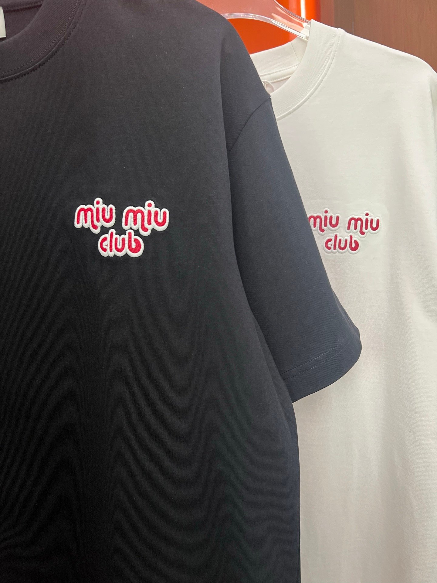 MiuMiu three-dimensional multi-dimensional element embroidered T-shirt 122303 - Image 4