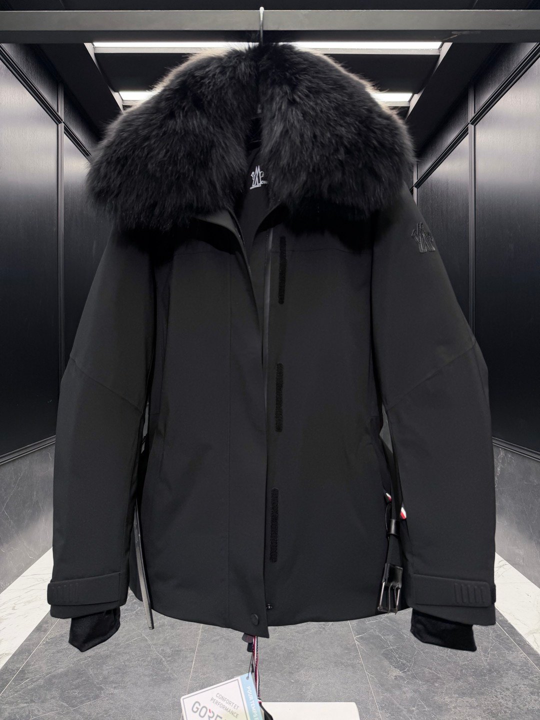 Moncler Grenoble Women's Ski Jacket D122307 - Image 9