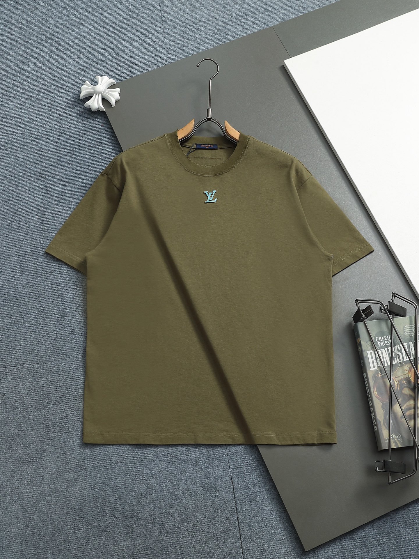 LV Embroidered Logo T-shirt D122601 - Image 4