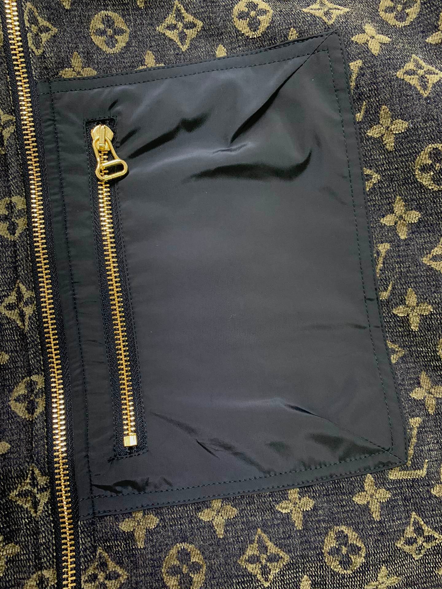 LV vintage logo-printed denim jacket with zipper and hood D123001 - Image 5