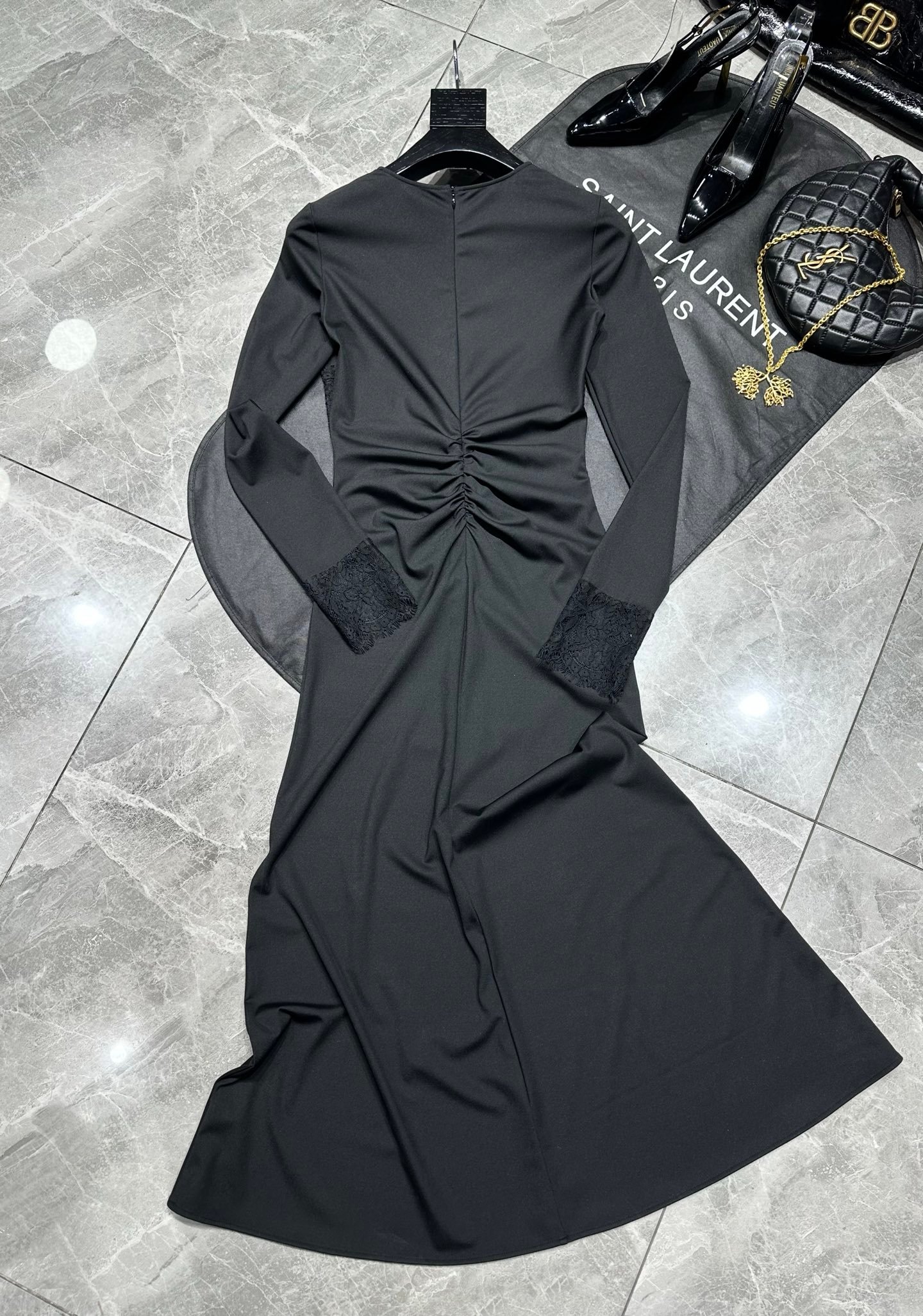 Self-Portrait Lace Long-Sleeved Open-Back Evening Gown D123103 - Image 3