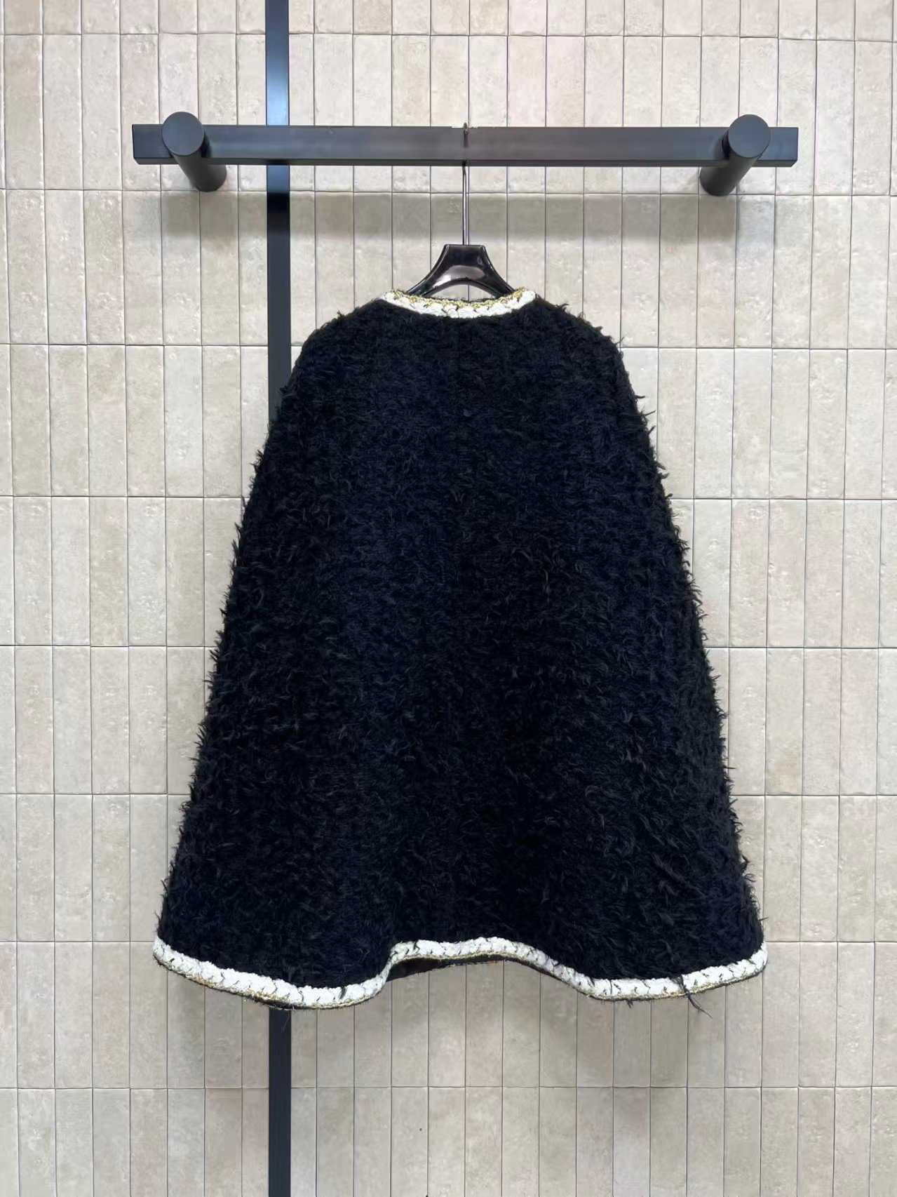 CHANEL Wool tweed, black & ecru D121604 - Image 7