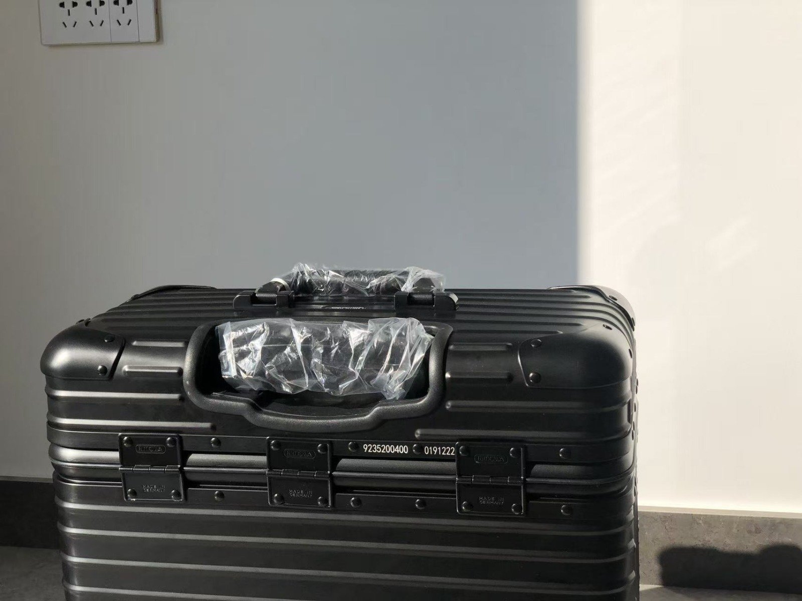 RIMOWA Original Pilot Suitcase B6011501 - Image 3