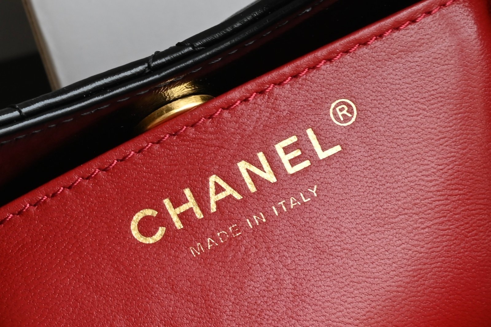 Chanel 2023 Small Wavy CC Hobo L10101 - Image 5