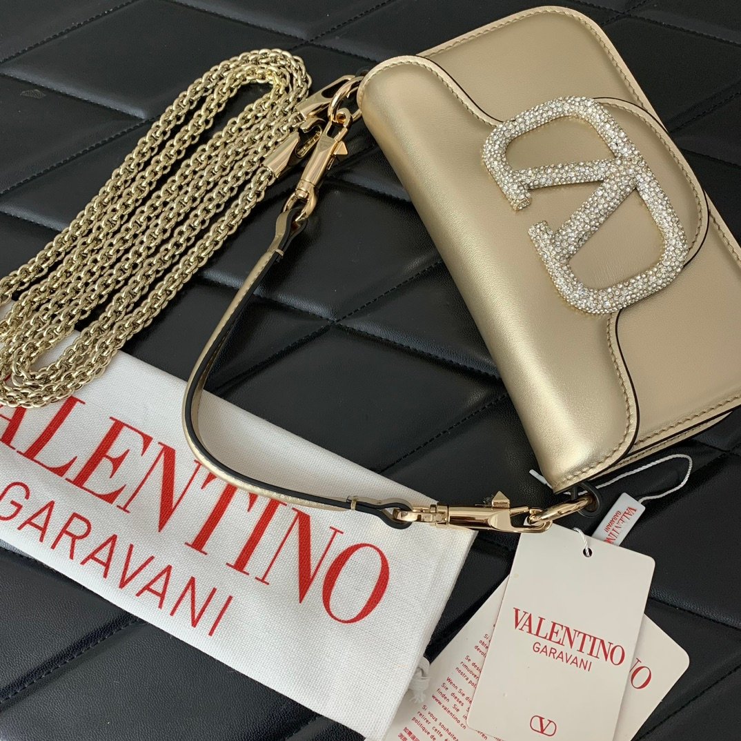 Valentino Garavani Locò small shoulder bag B6010302 - Image 7