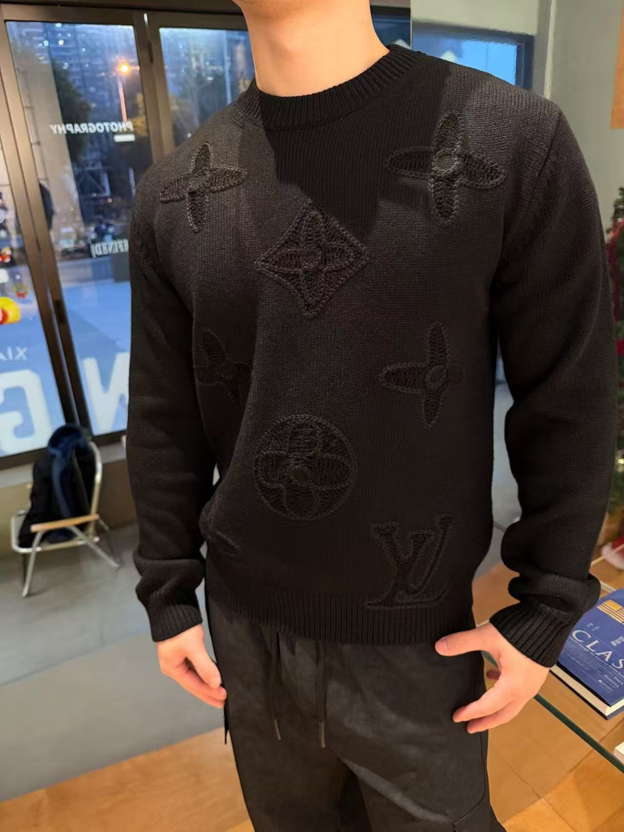 Louis Vuitton Embellished Knitted Crewneck M6010401 - Image 9