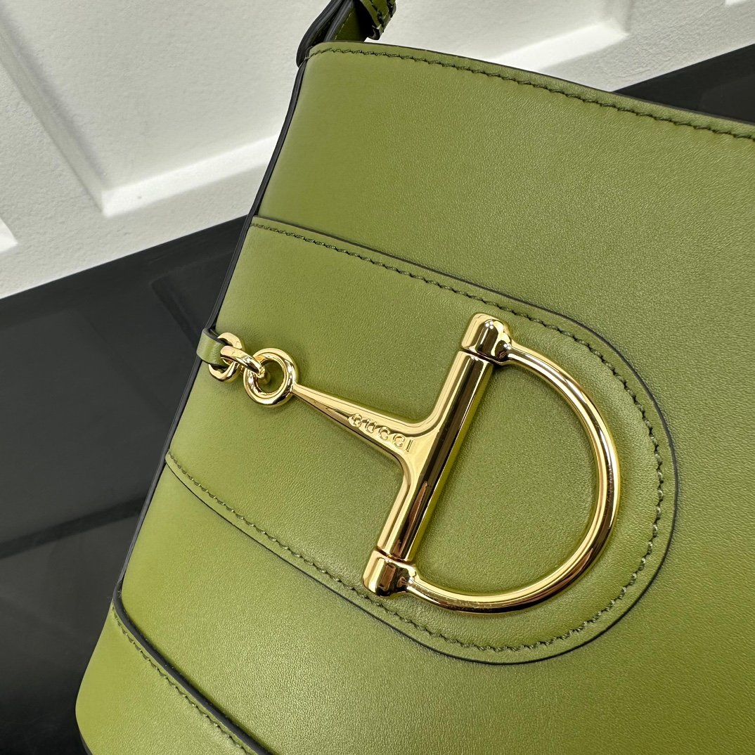 Gucci 73 Small Bucket Bag In Leather B6010607 - Image 4