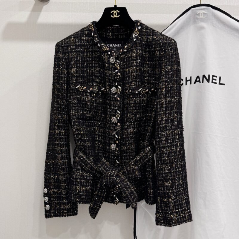 Chanel black tweed jacket W6010701