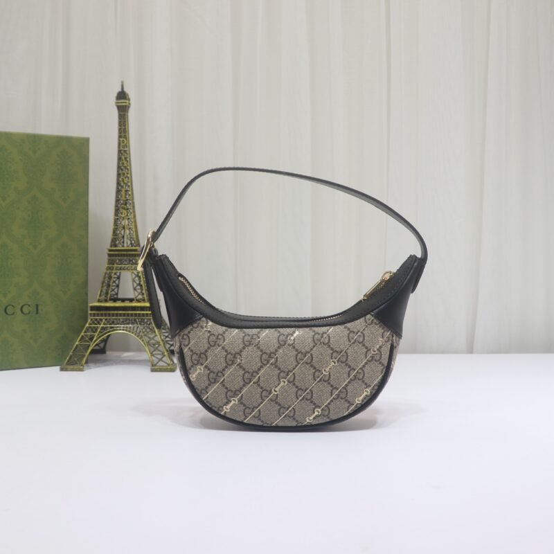 GUCCI half-moon bag B6010906