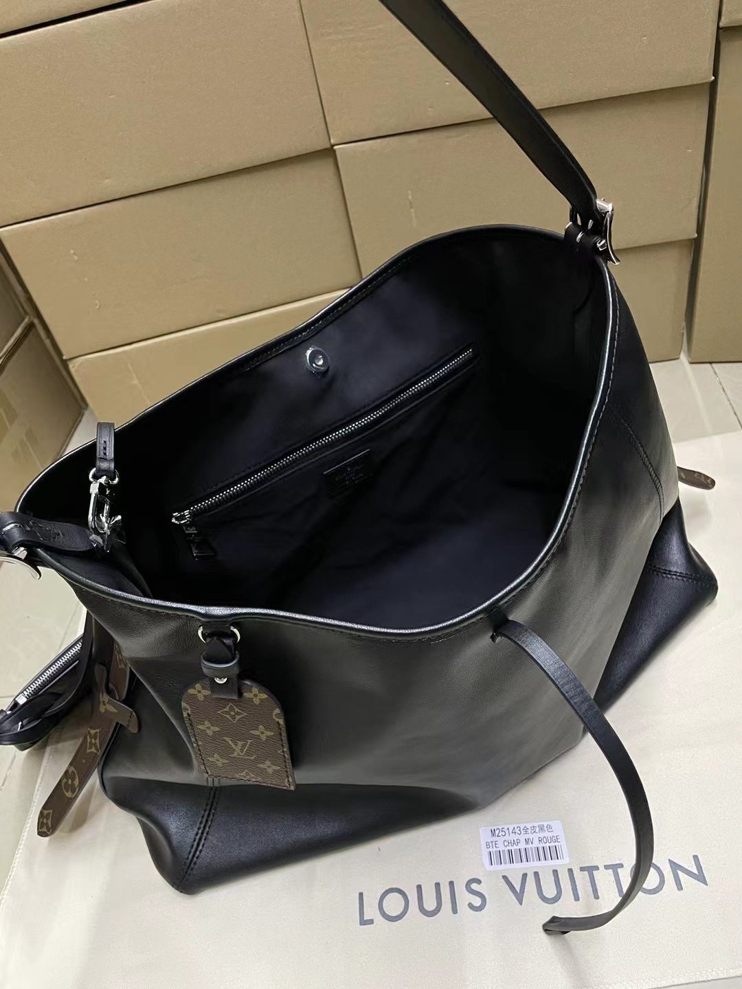 LV Underarm Bag B6010907 - Image 5