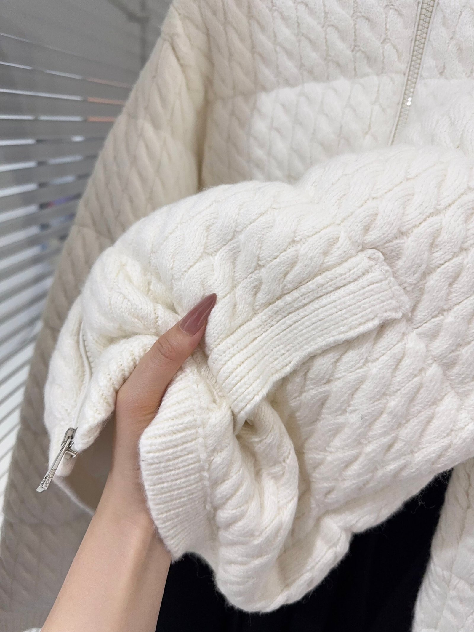 Moncler White Padded Wool & Cotton Zip-Up Cardigan W6011301 - Image 5