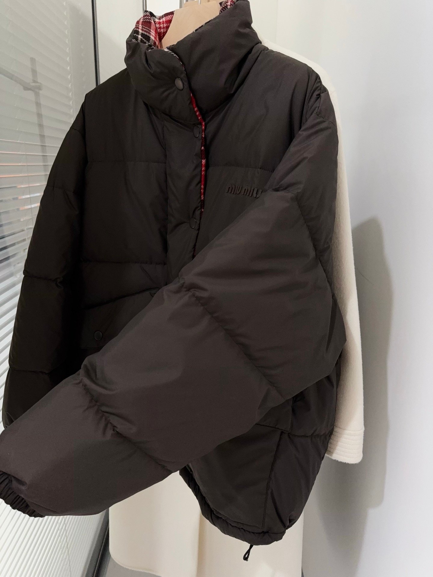 Miu Miu Red/ebony Technical Pongé Reversible Down Jacket W6011302 - Image 4