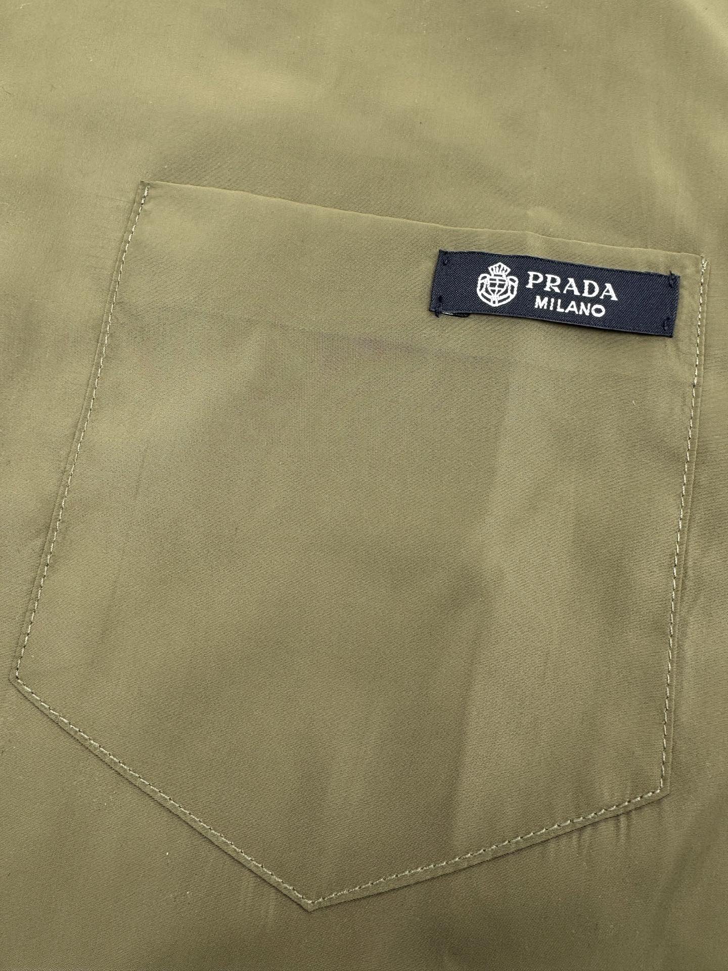 Prada Triangle Logo T-shirt M601406 - Image 4