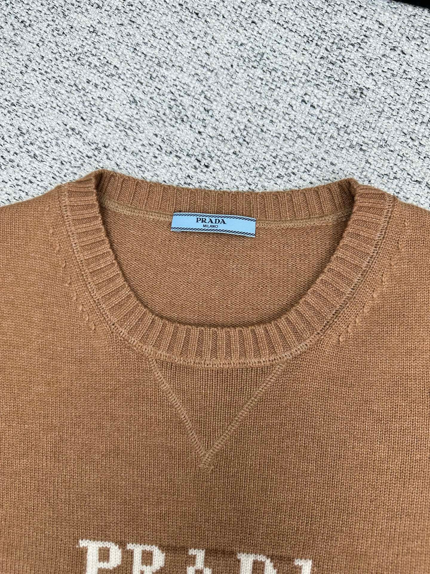 Prada wool and cashmere blended logo sweater W6011502 - Image 4