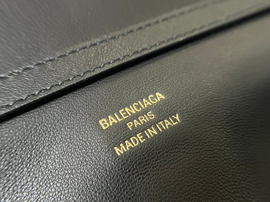 Balenciaga silhouette bag B6011905 - Image 4