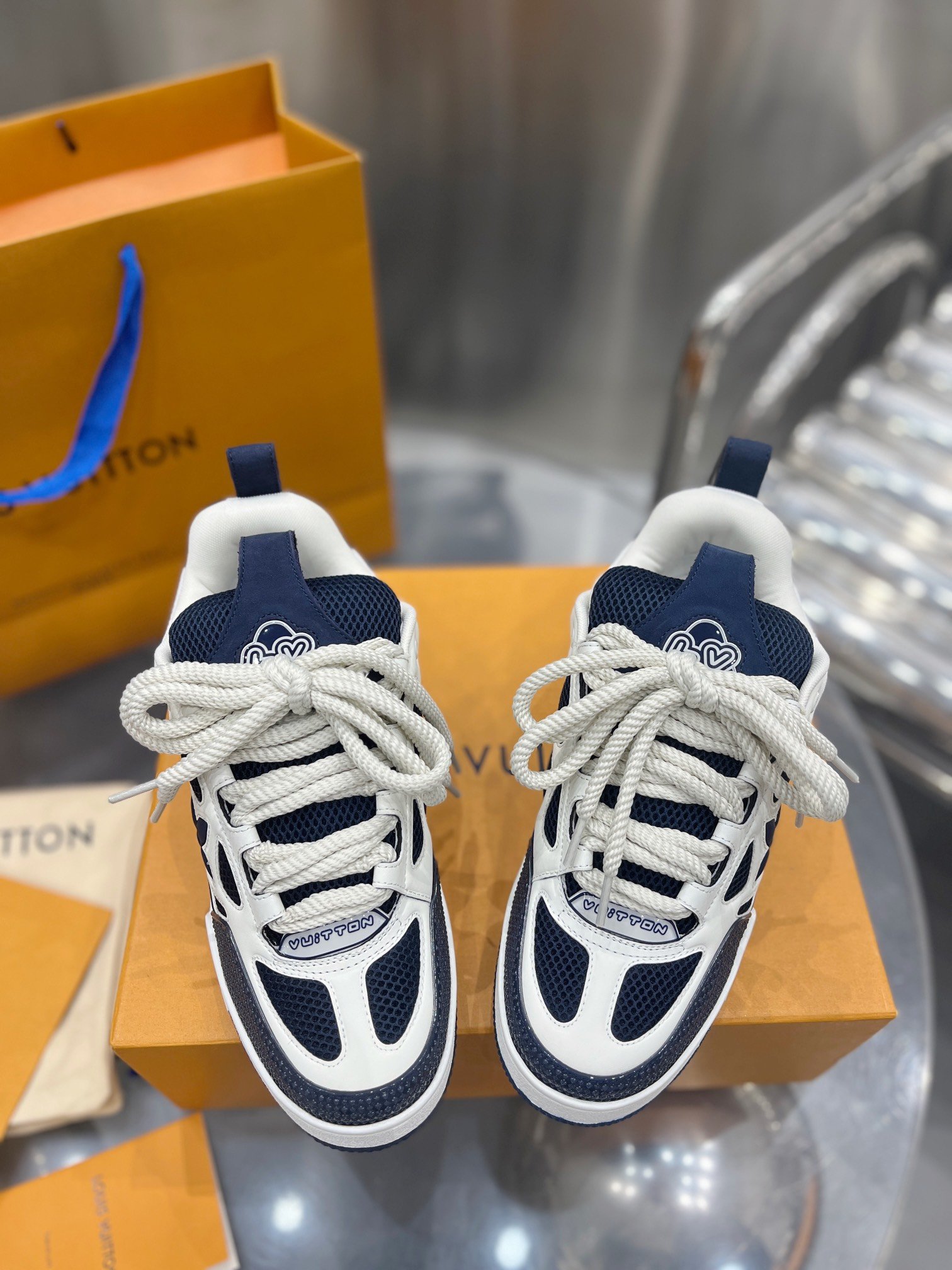 LV sports shoes B6011907 - Image 2