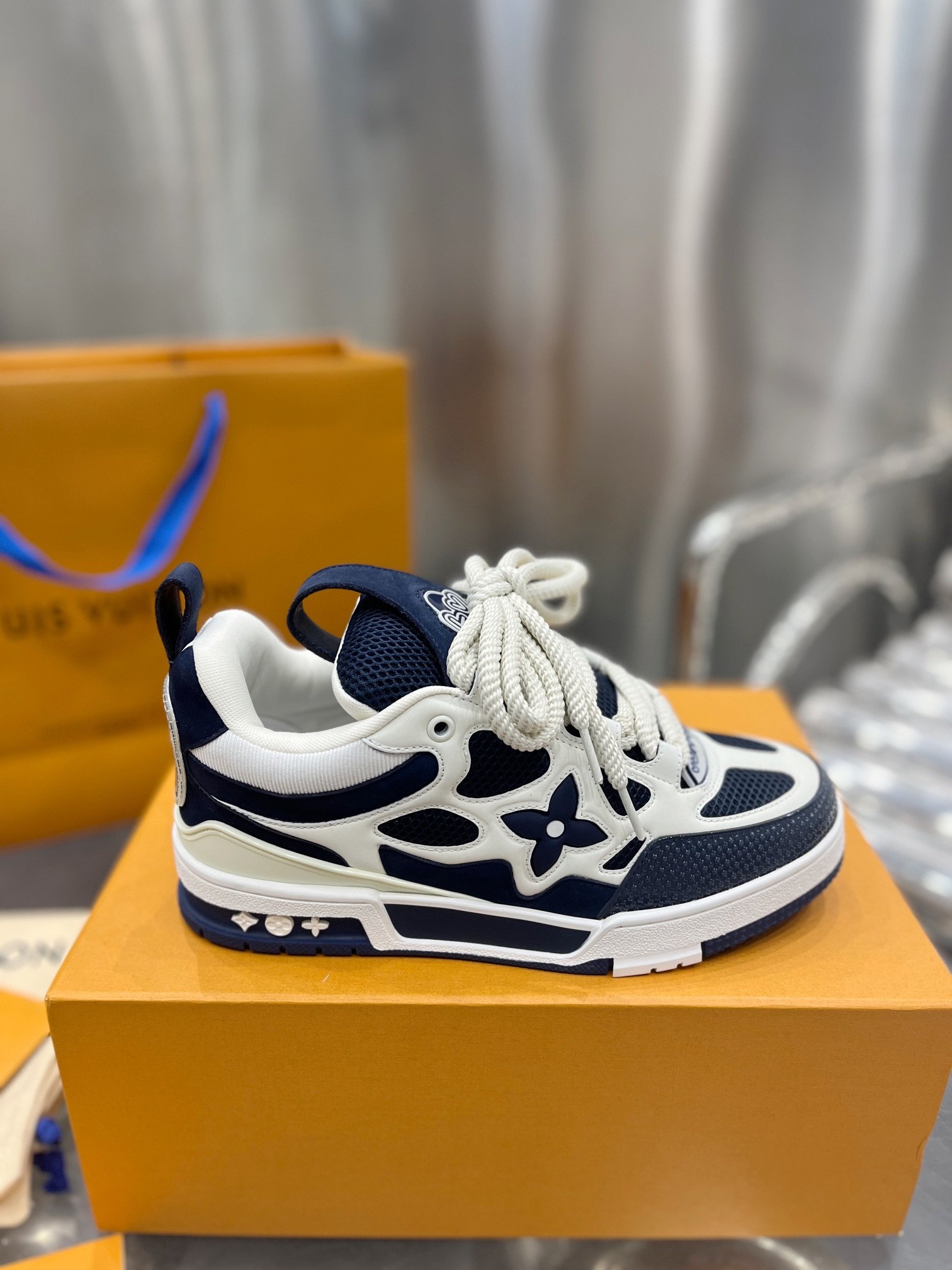 LV sports shoes B6011907 - Image 4