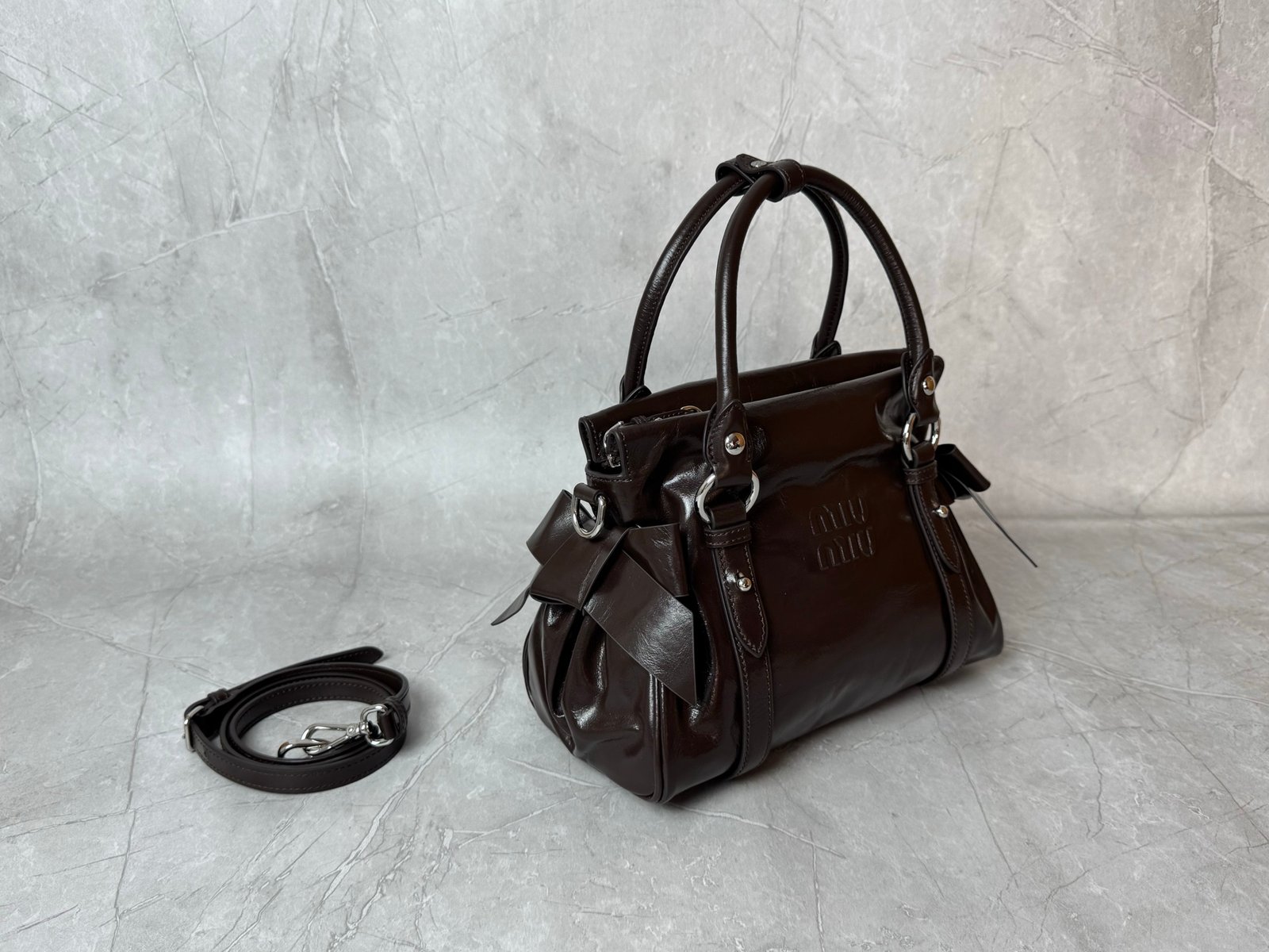 Miu Miu leather handbag B6012103 - Image 4