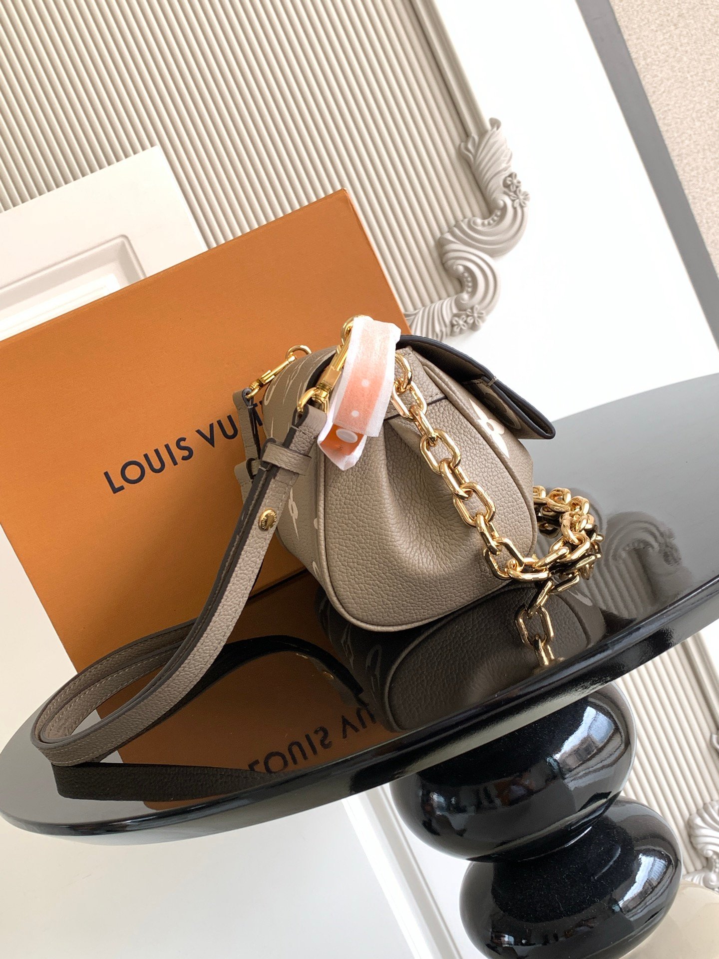 LV Leather Shoulder Bag with Embossed Pattern B6012107 - Image 3