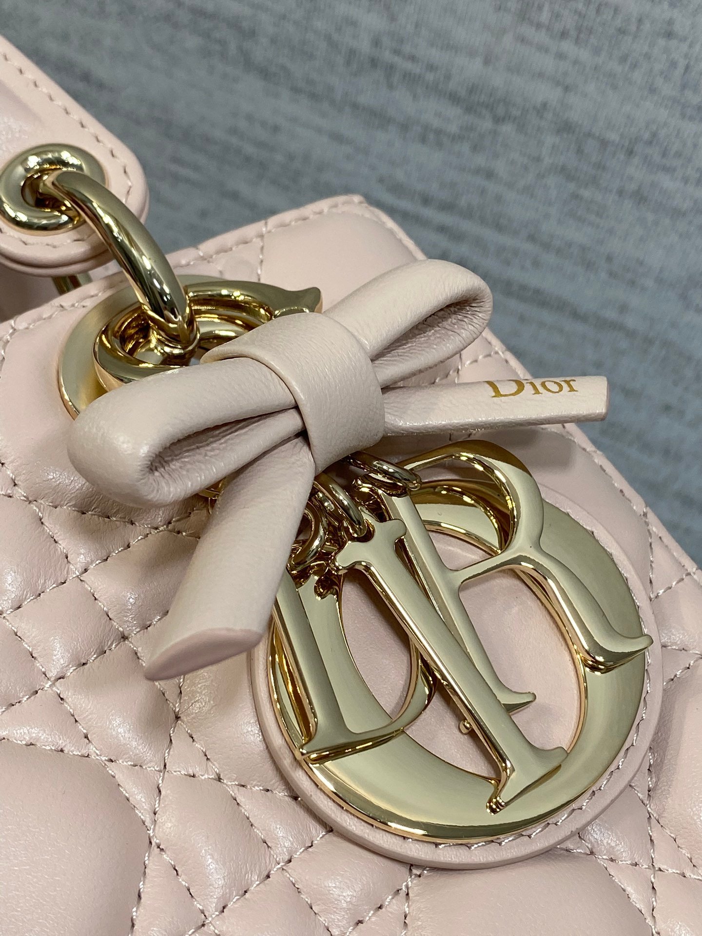 Dior Four-Panel Butterfly Knot Duchess Bag B012208 - Image 3