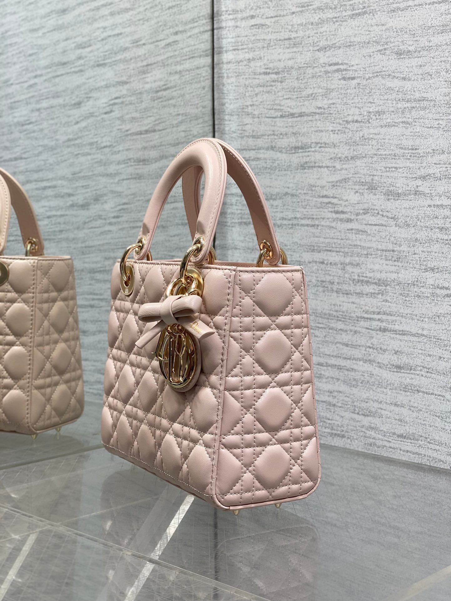 Dior Four-Panel Butterfly Knot Duchess Bag B012208 - Image 5