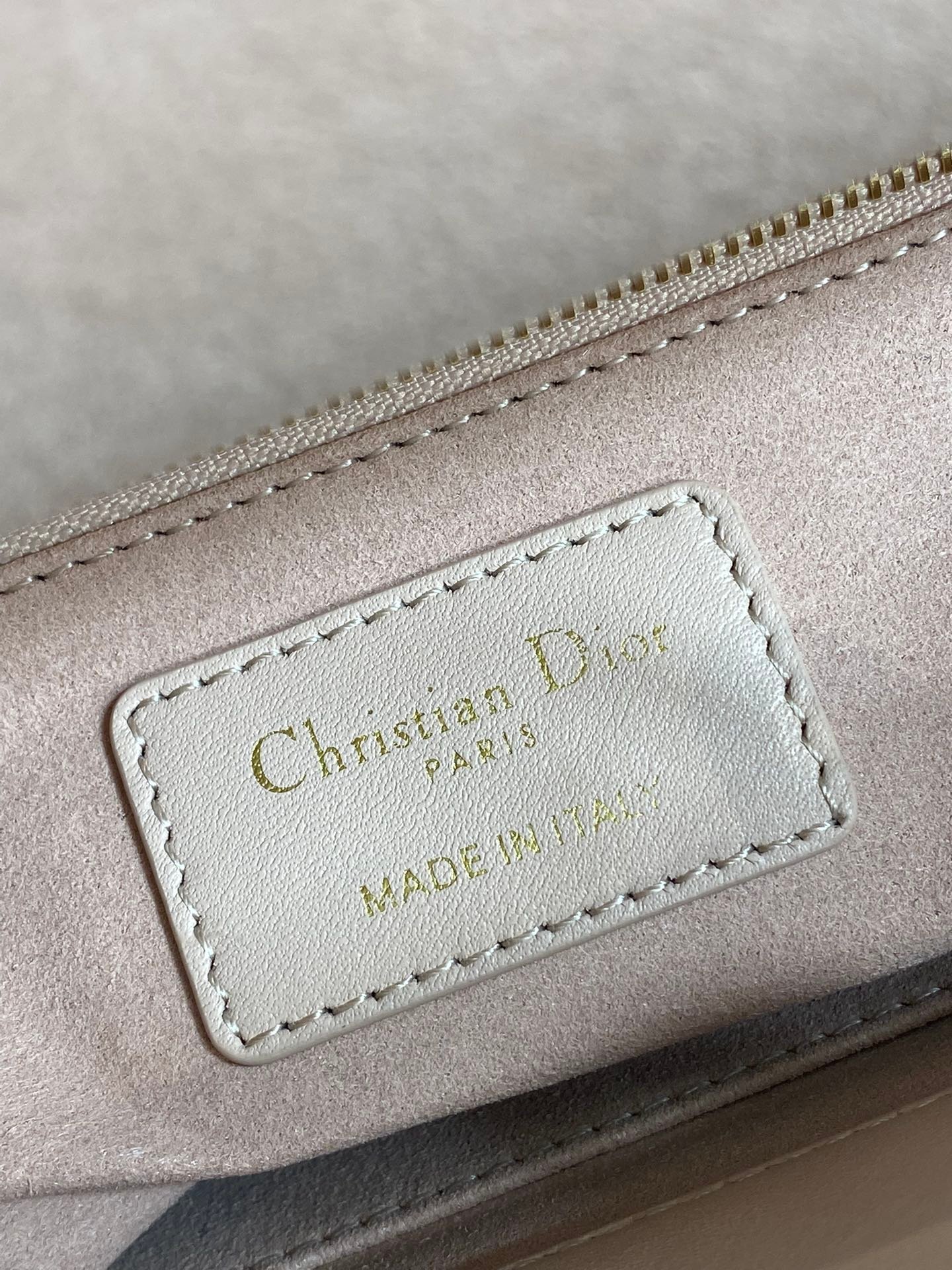 Dior Four-Panel Butterfly Knot Duchess Bag B012208 - Image 8