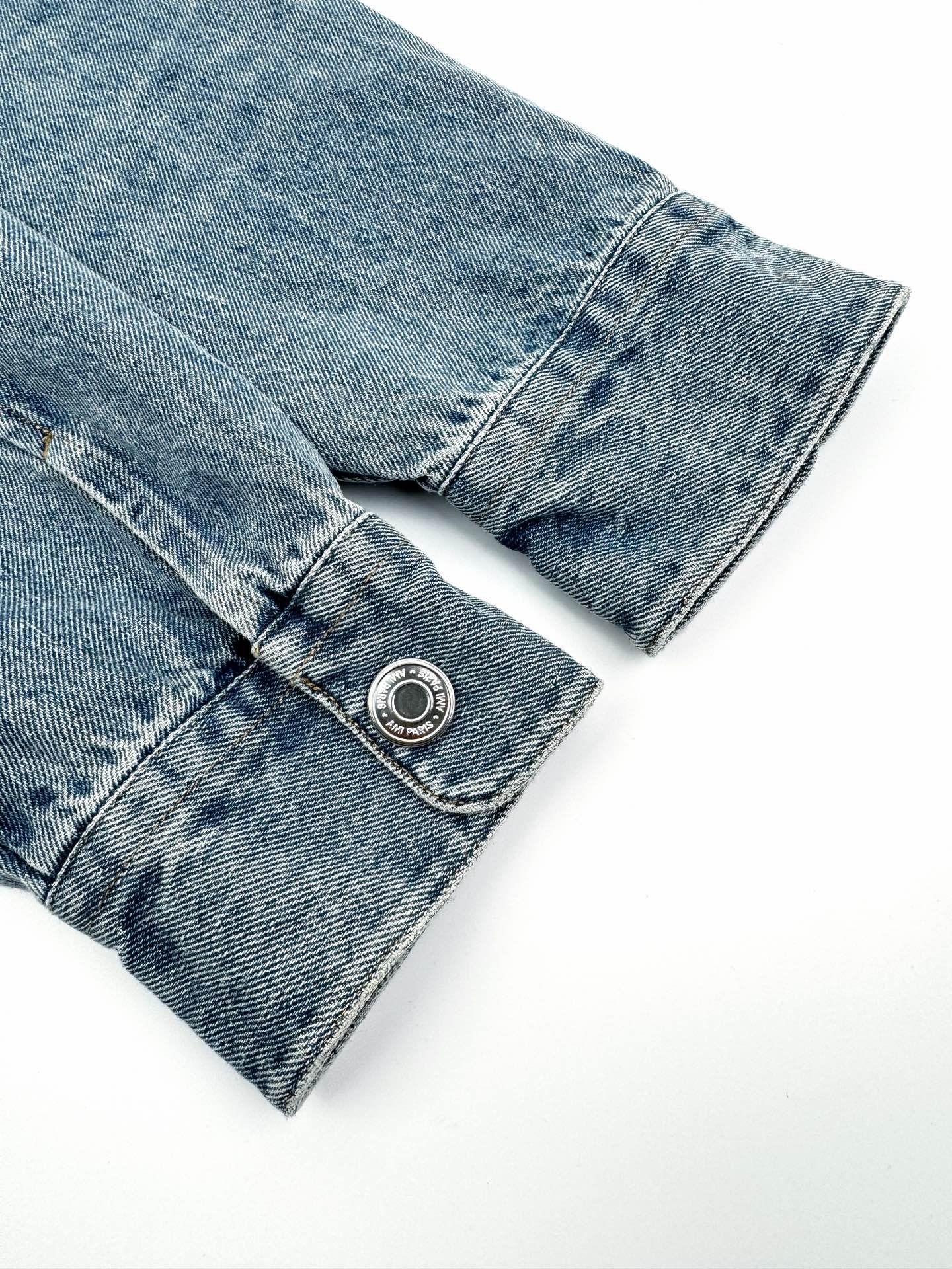 AMI PARIS Ami de Coeur Washed Denim Shirt M6012304 - Image 8