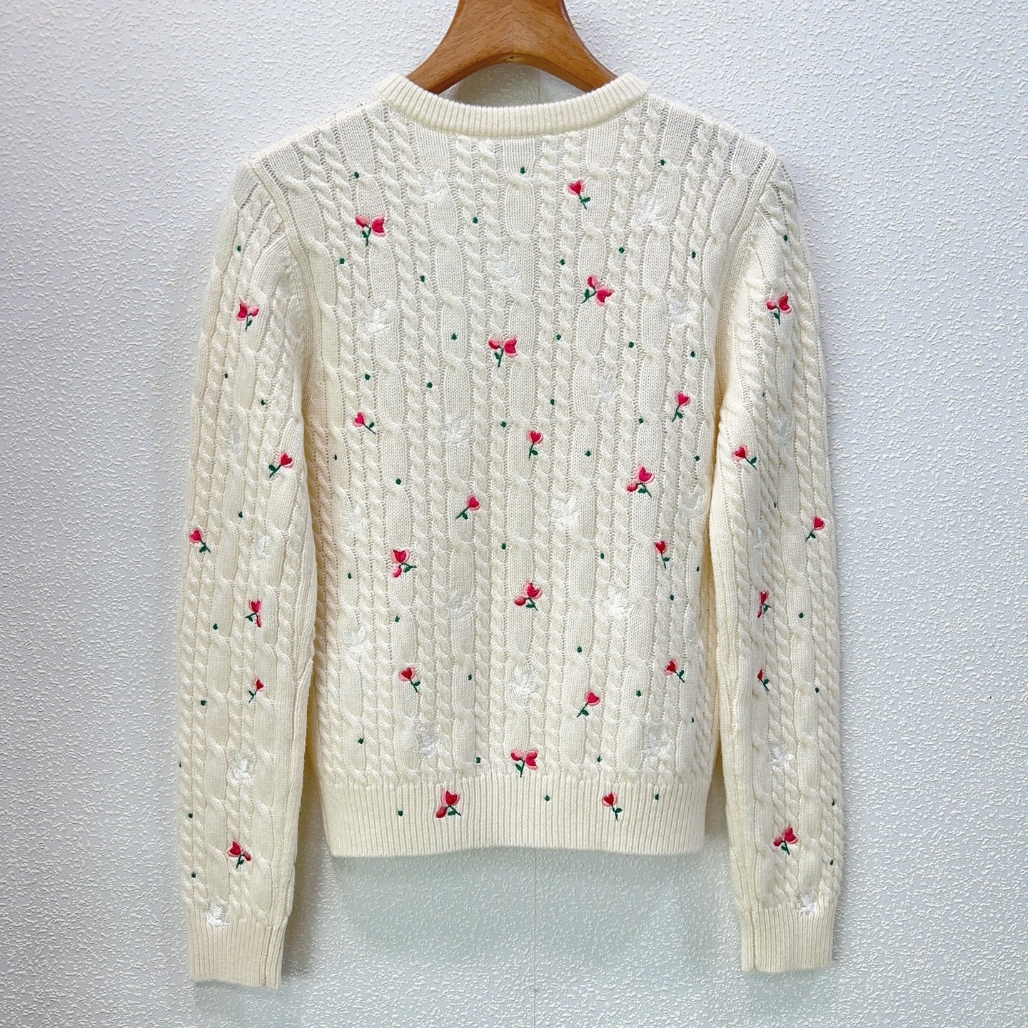 DIOR Heavyweight Embroidered Round-neck Knit Cardigan W6012308 - Image 3