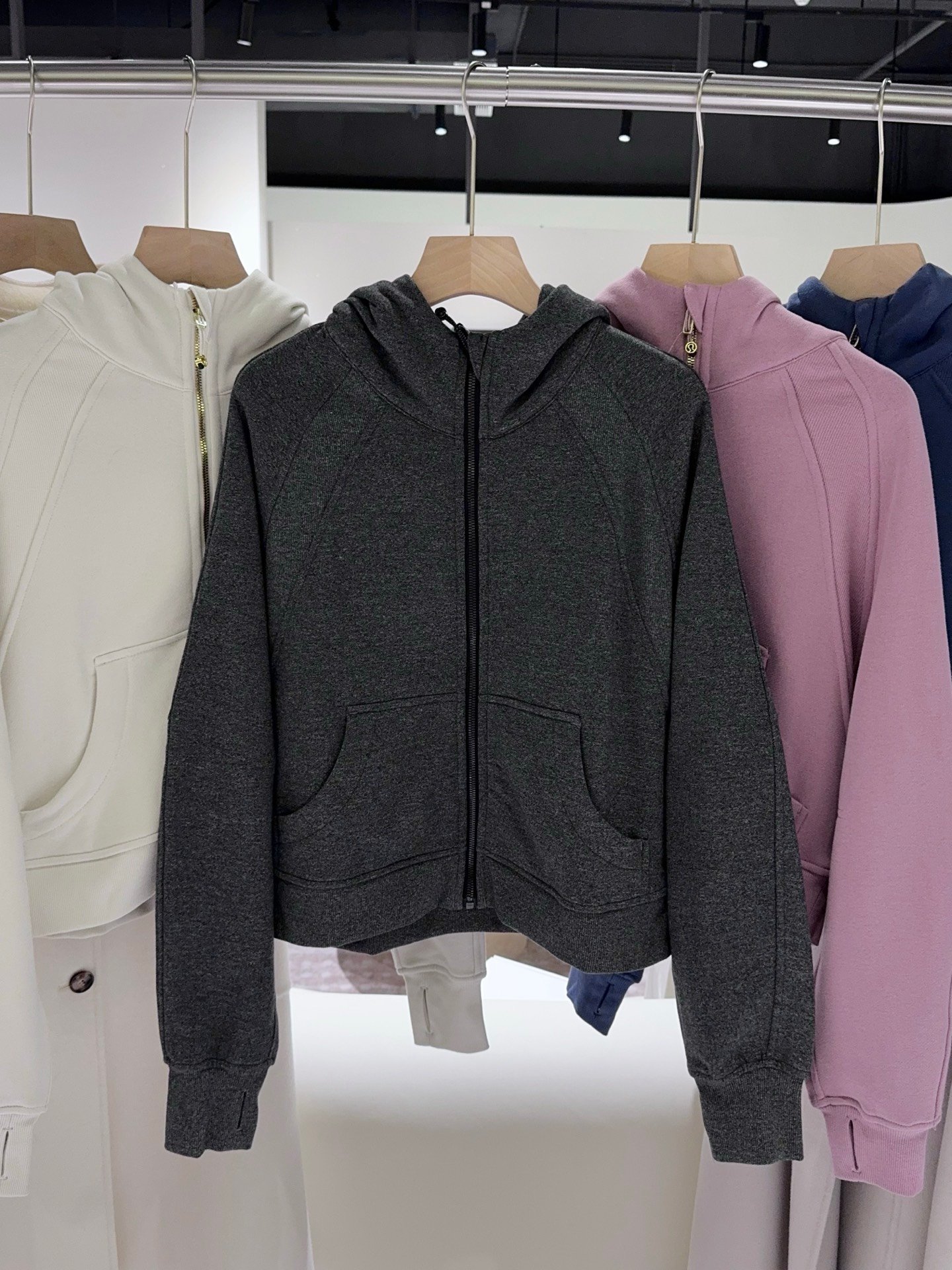 Lululemon Loose Hoodie W6012607 - Image 2