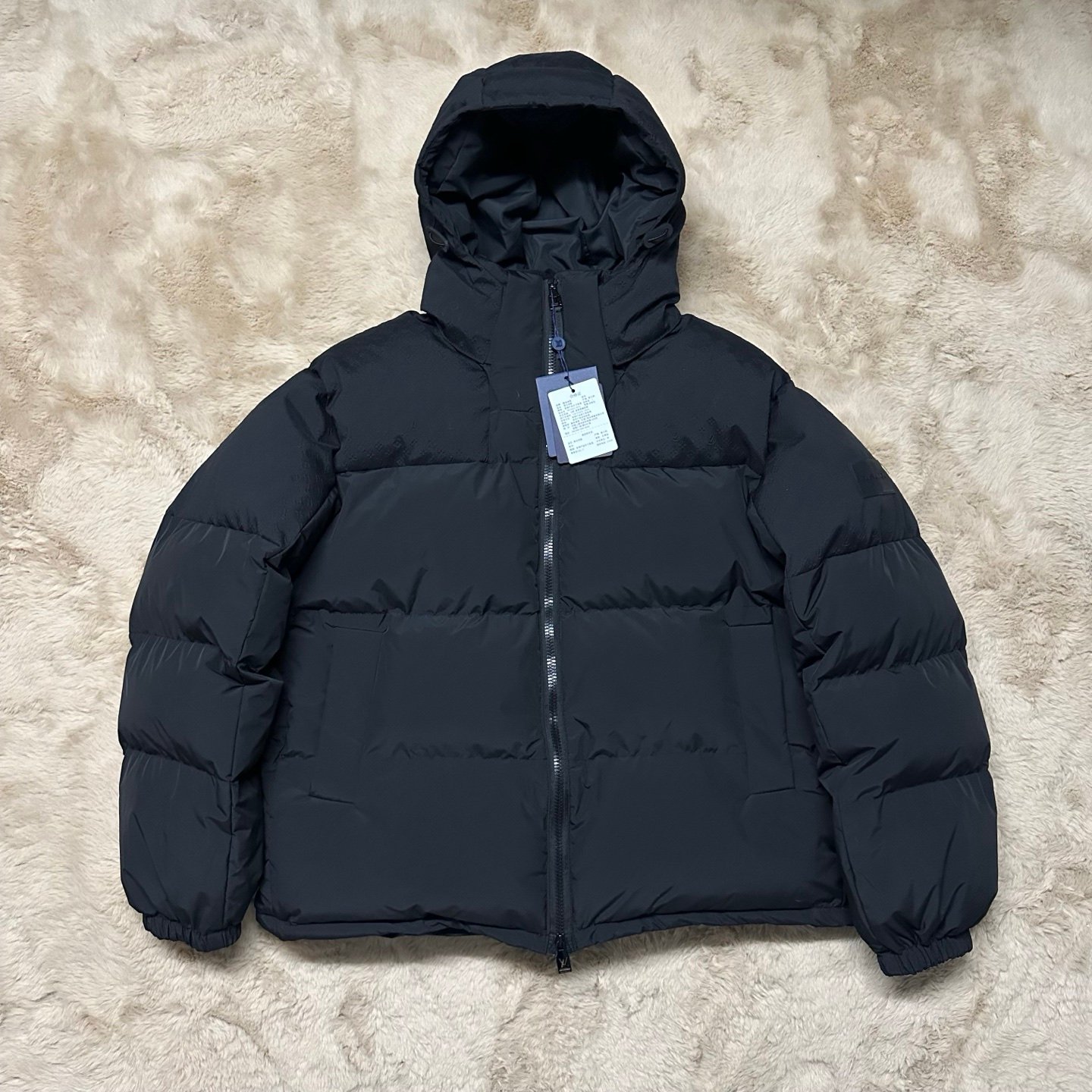 LV tailored-style down jacket with patterned waistband M6012607 - Image 2
