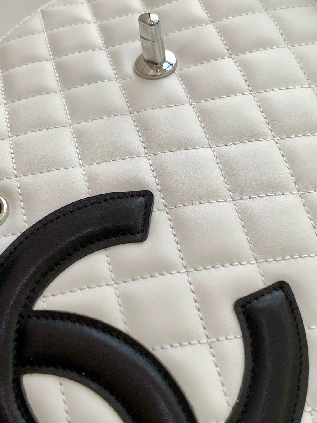 Chanel Quilted Cambon Ligne Large Flap Tote Bag B6012904 - Image 11