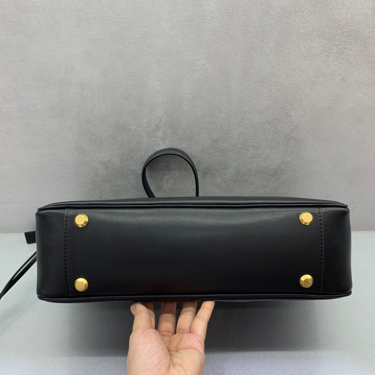 Balenciaga Small Bel Shoulder Bag B6012908 - Image 4