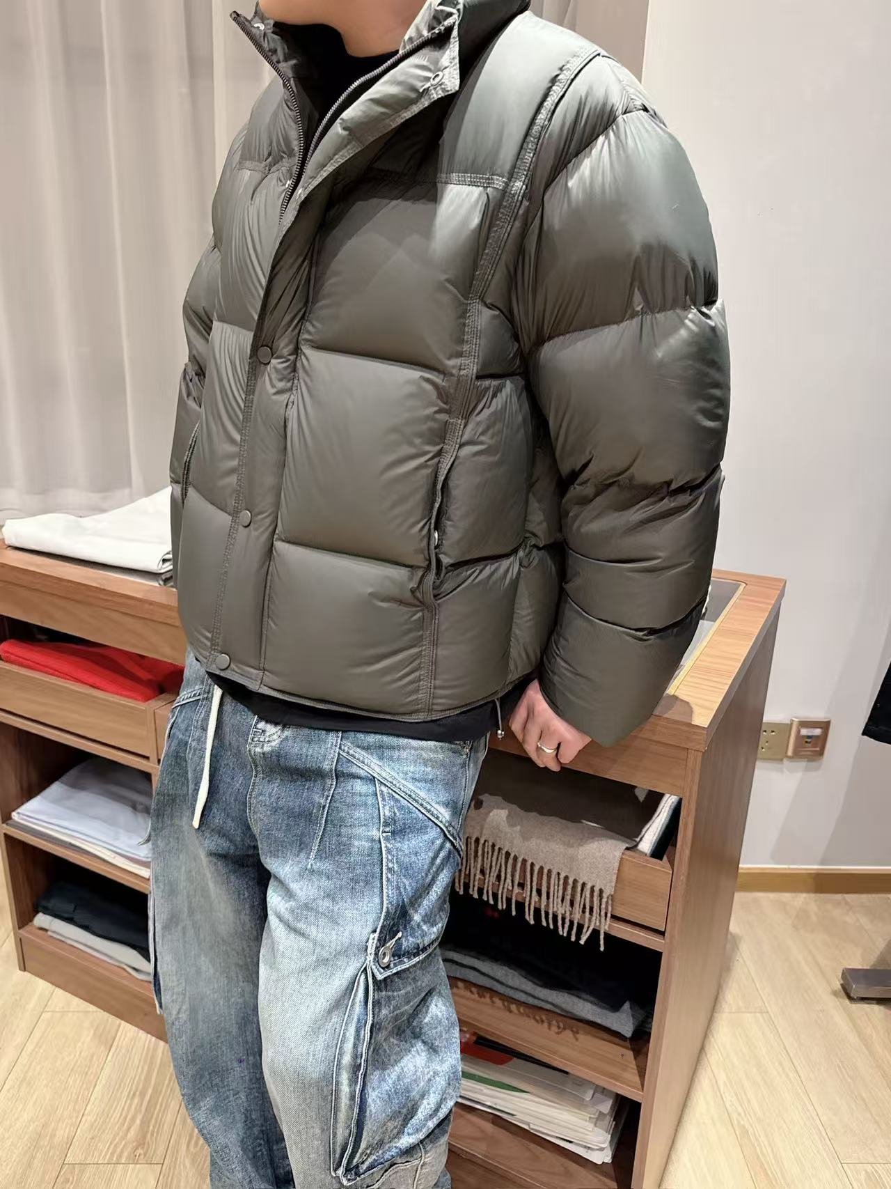 Bottega Veneta Men's Tech Puffer Jacket M6020207 - Image 9