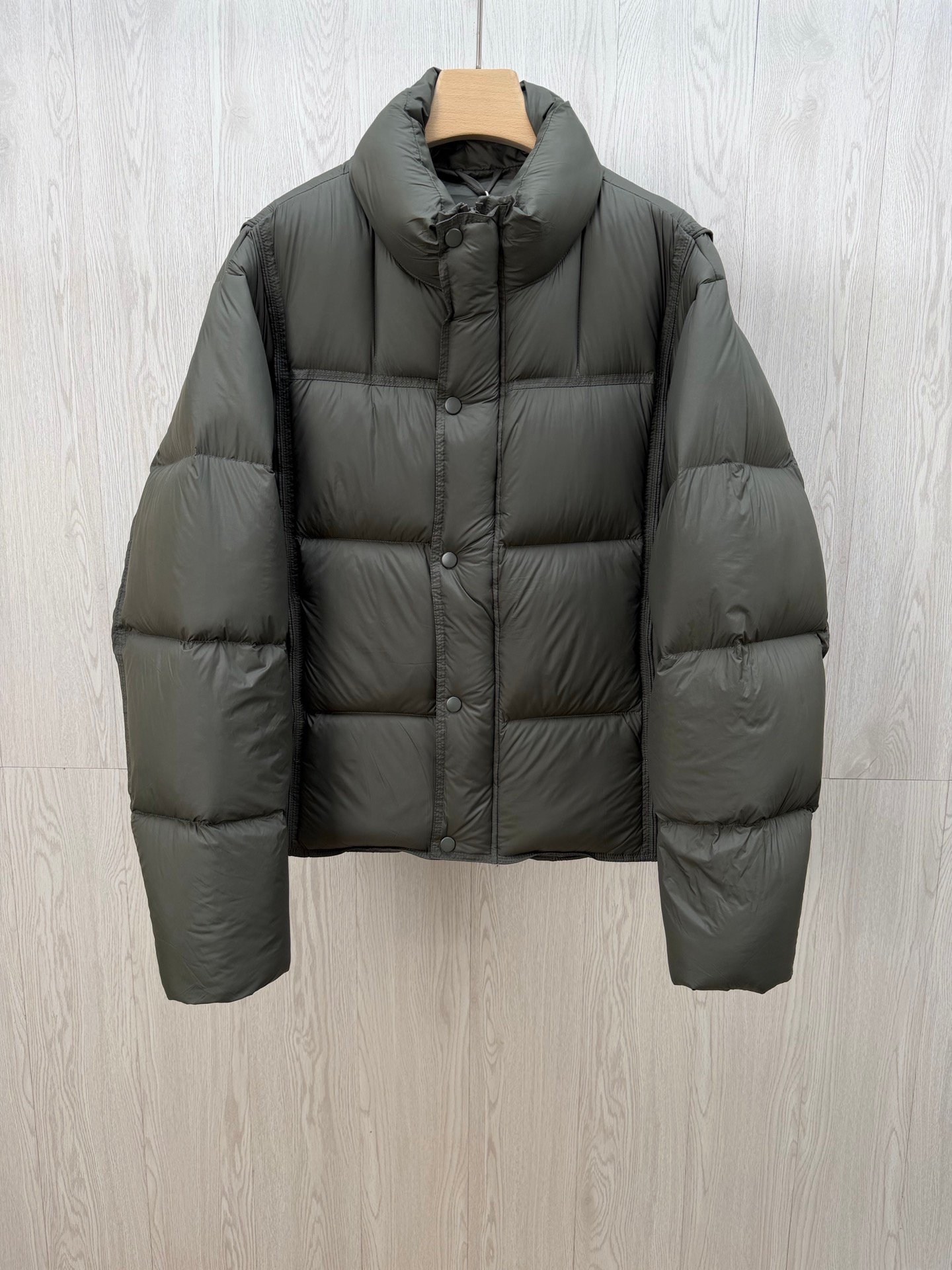 Bottega Veneta Men's Tech Puffer Jacket M6020207 - Image 2