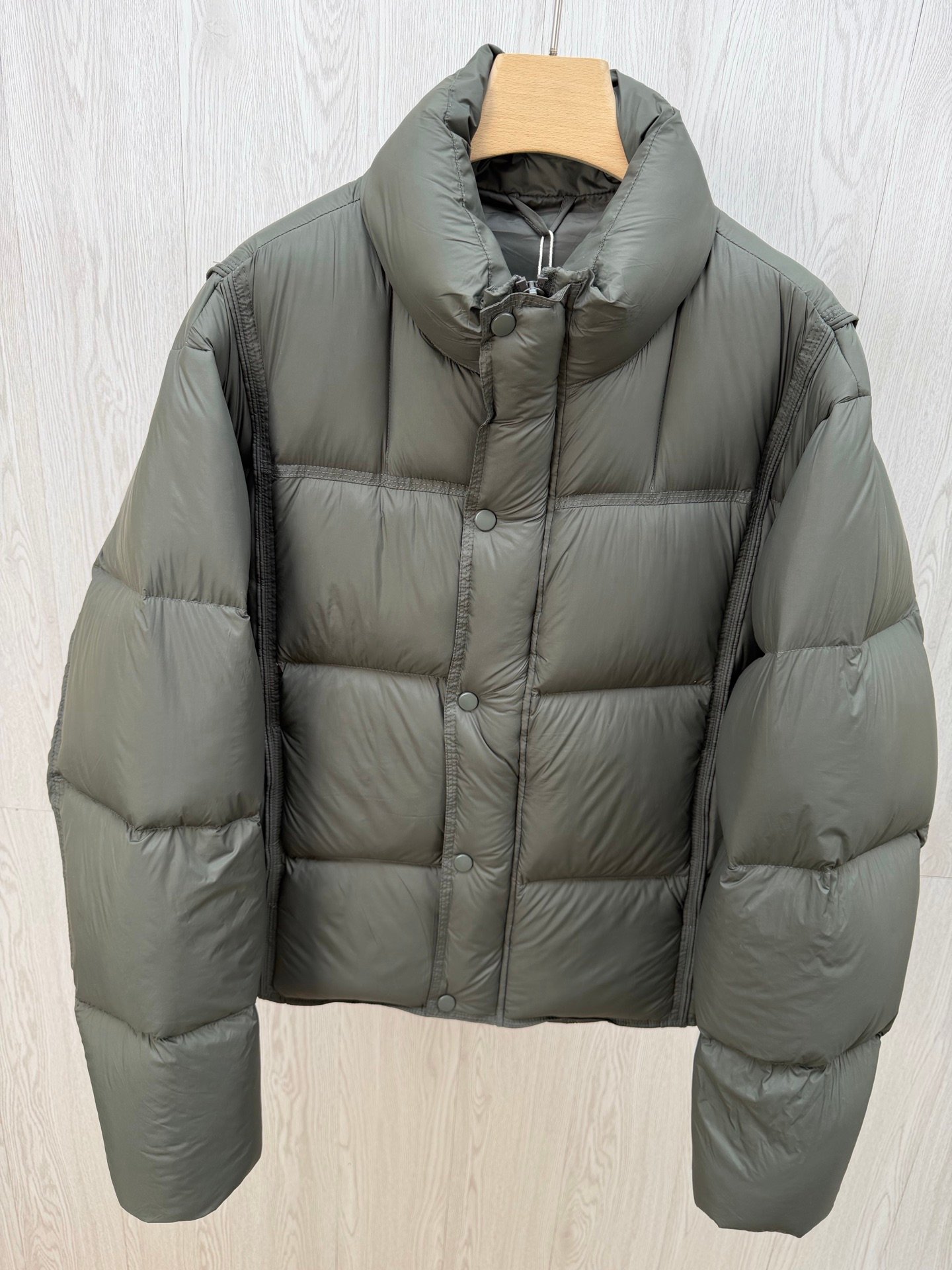 Bottega Veneta Men's Tech Puffer Jacket M6020207 - Image 4