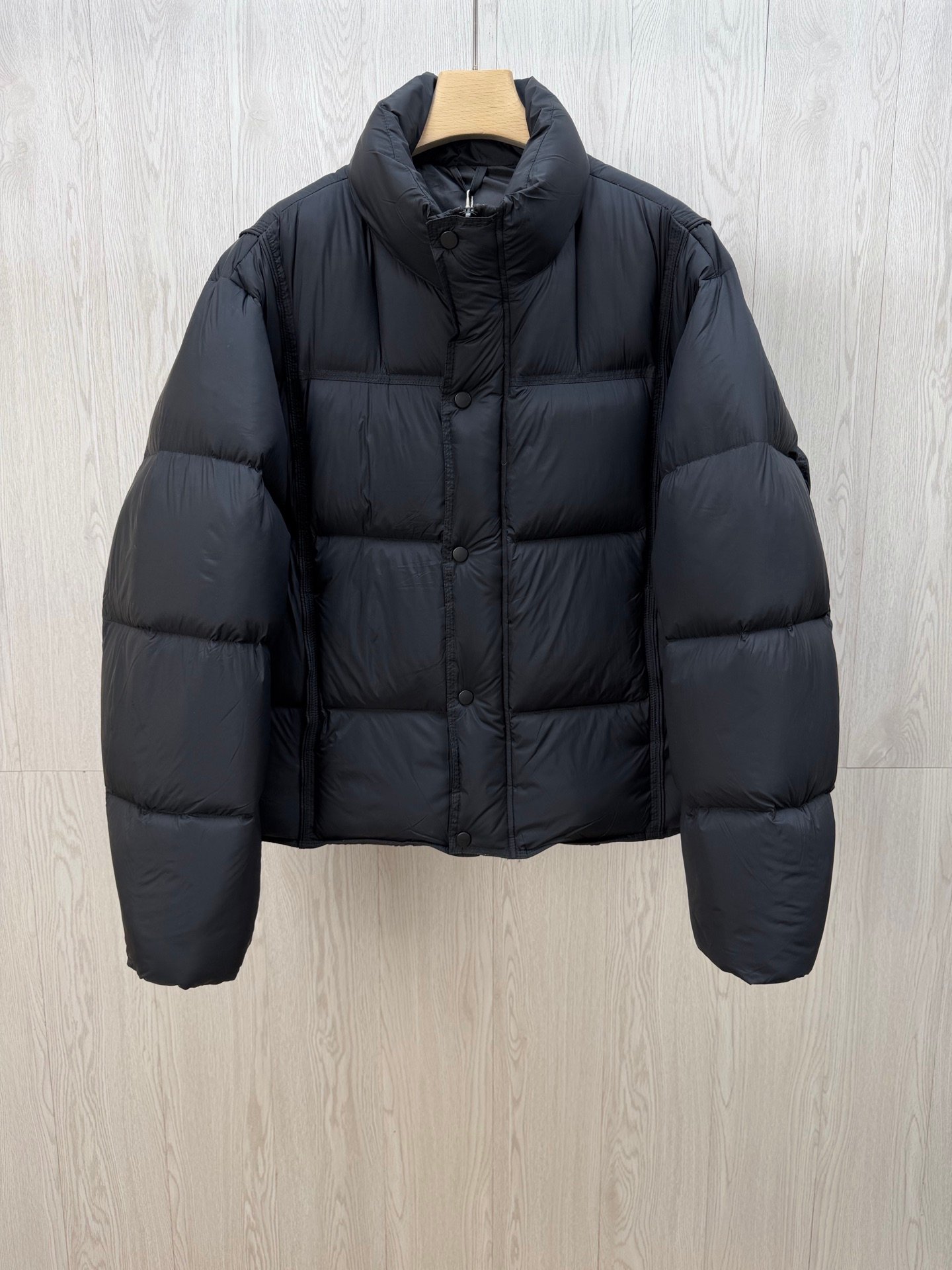 Bottega Veneta Men's Tech Puffer Jacket M6020207 - Image 5