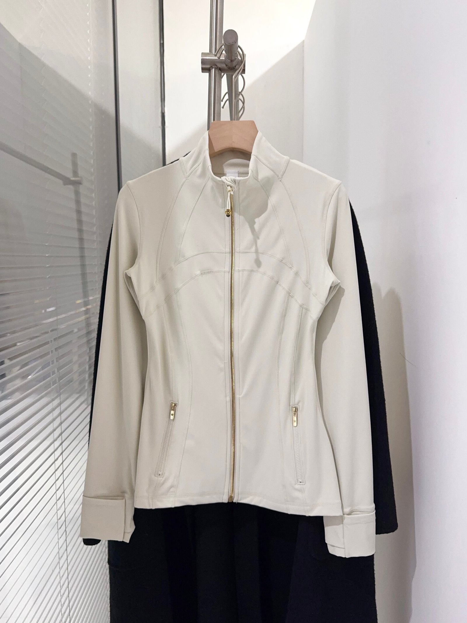 Lululemon Define Cropped Jacket W6020305 - Image 2