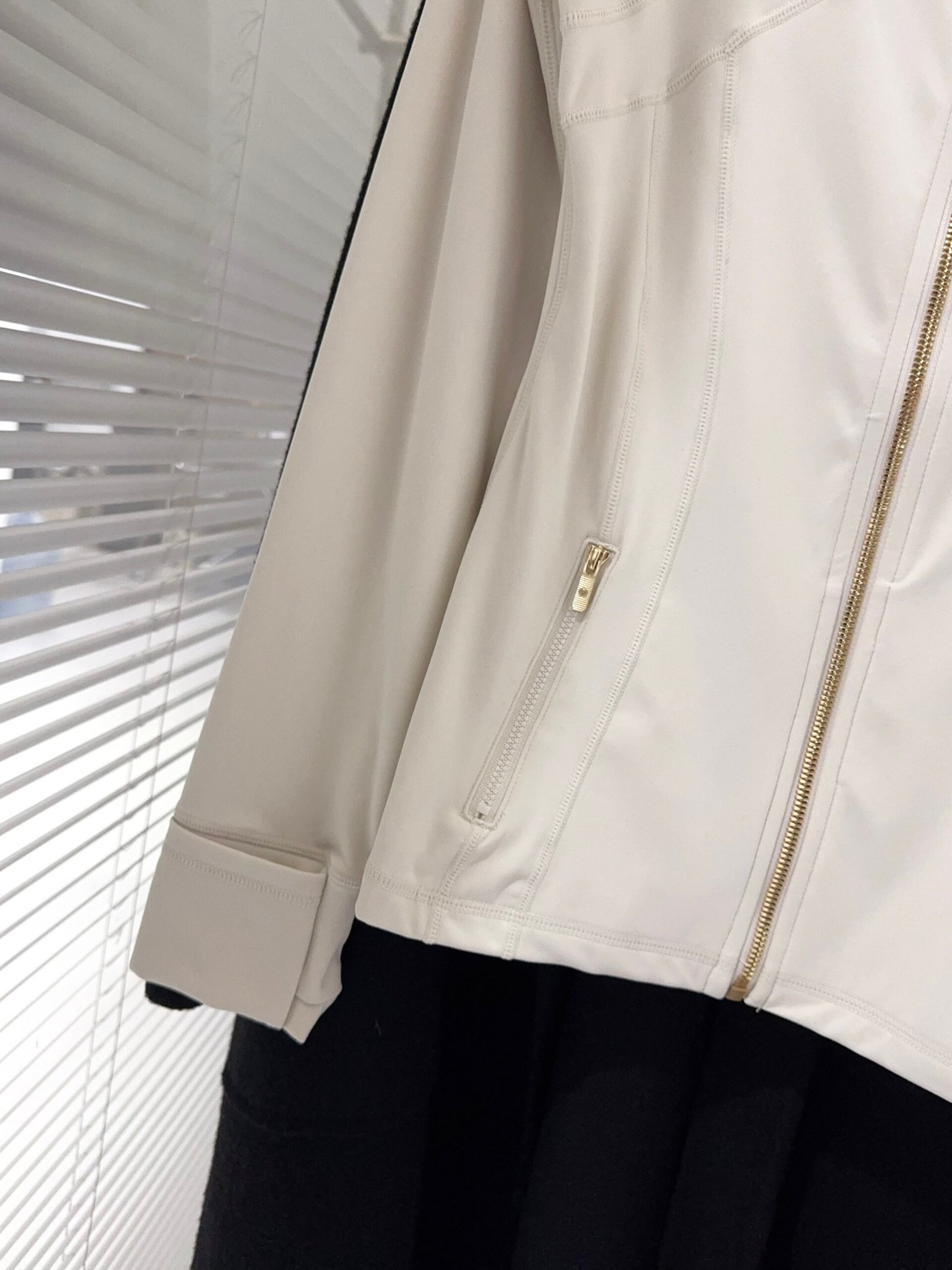 Lululemon Define Cropped Jacket W6020305 - Image 3