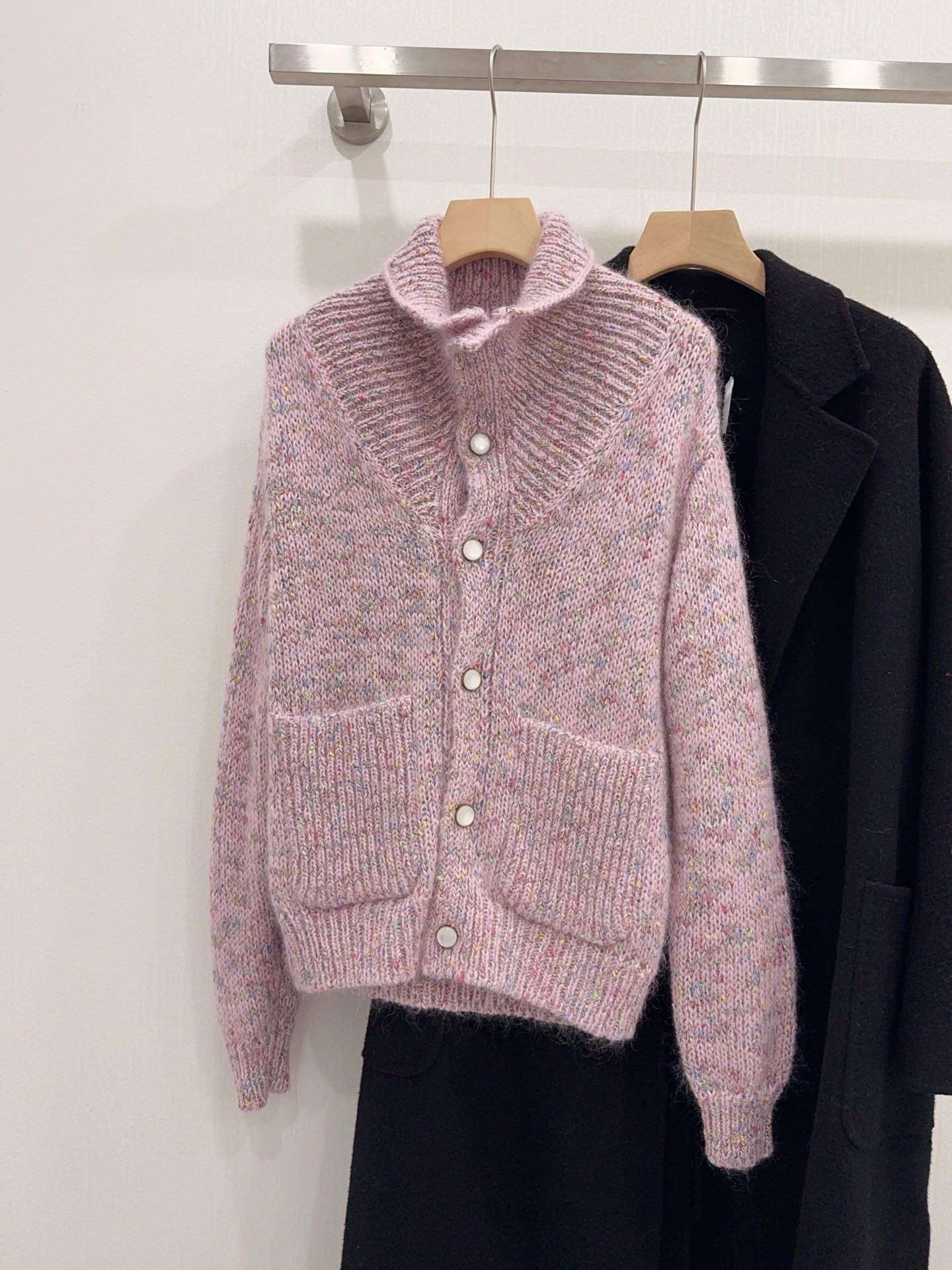LV Pink V-neck Sweater W6020401