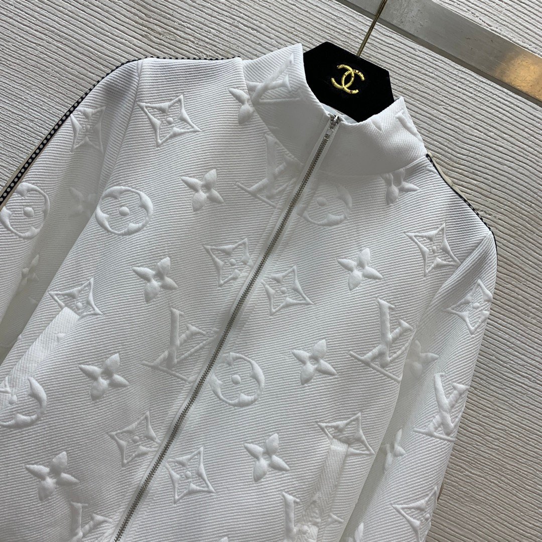 LV Three-Dimensional Embossed Side-By-Side Color-Contrasting Patchwork Fashion Casual Sports Set W6020403 - Image 2