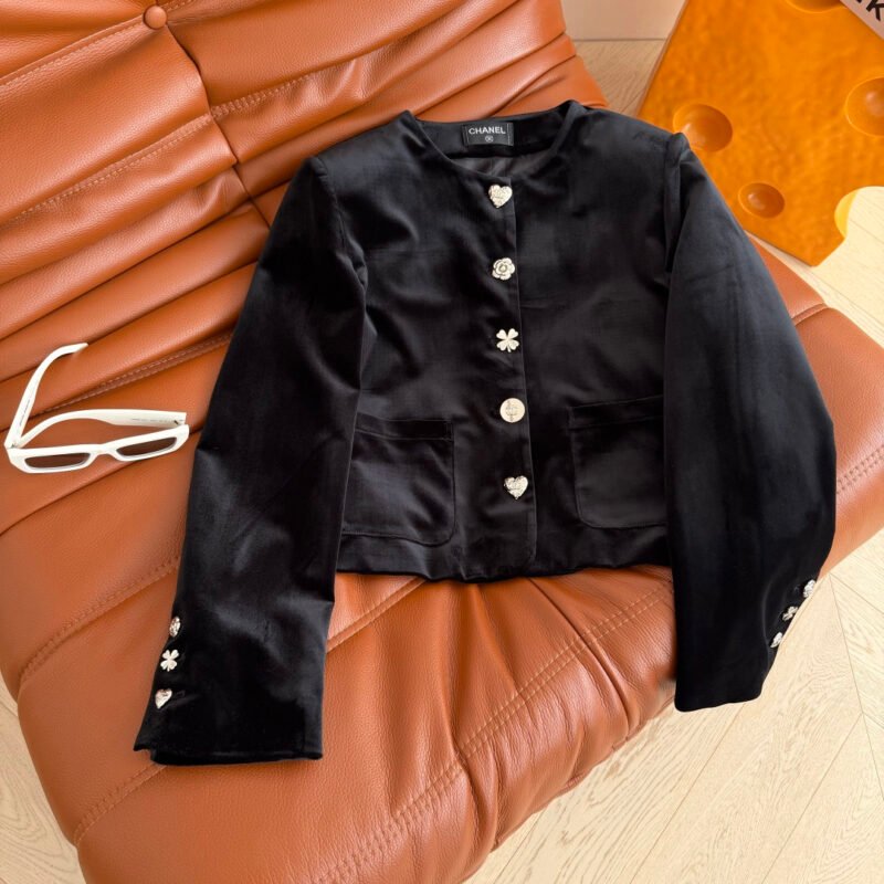 Chanel black velvet cropped jacket W6020405