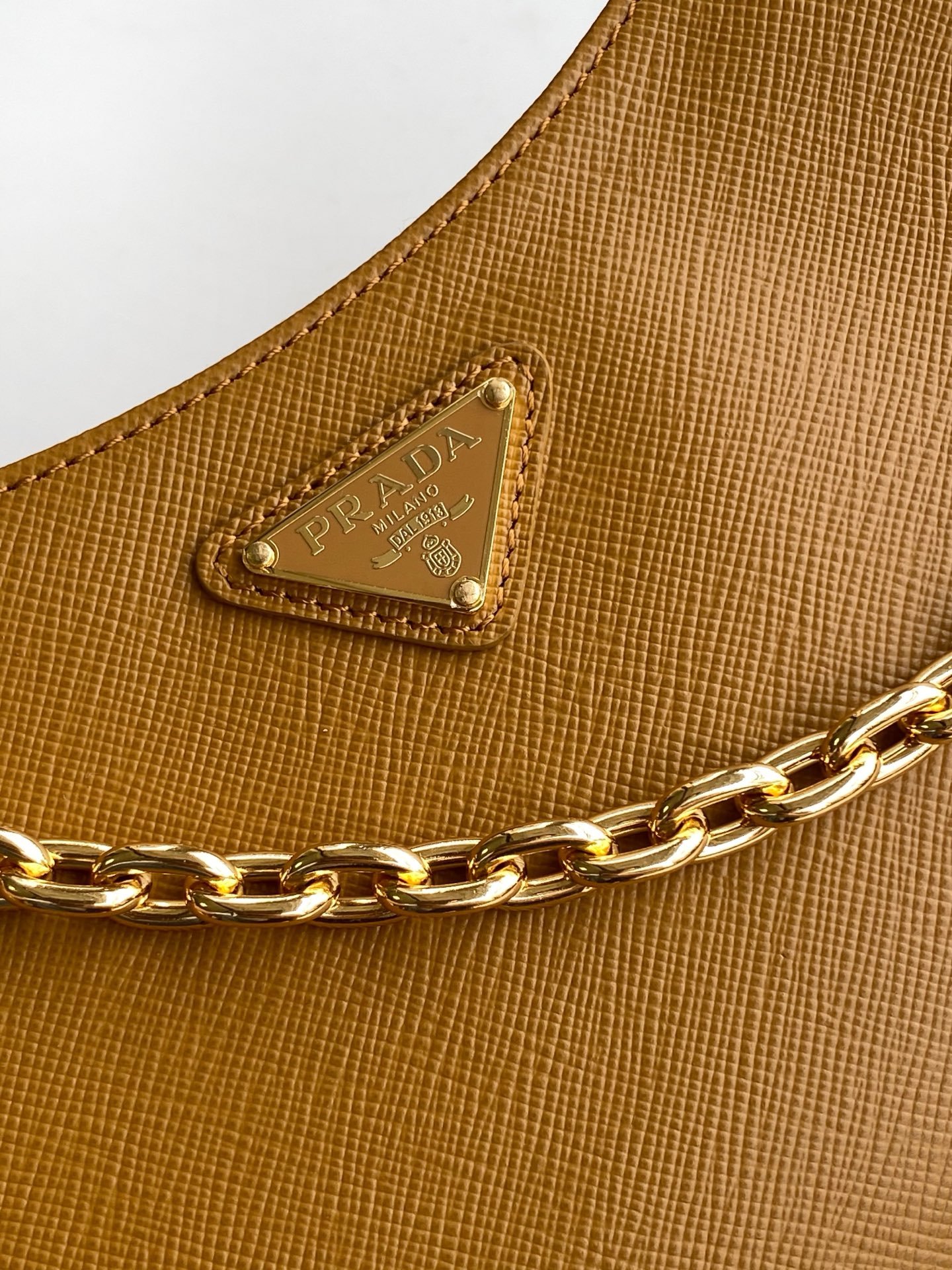 Prada Re-Edition 2005 Saffiano Leather Shoulder Bag B6020406 - Image 7