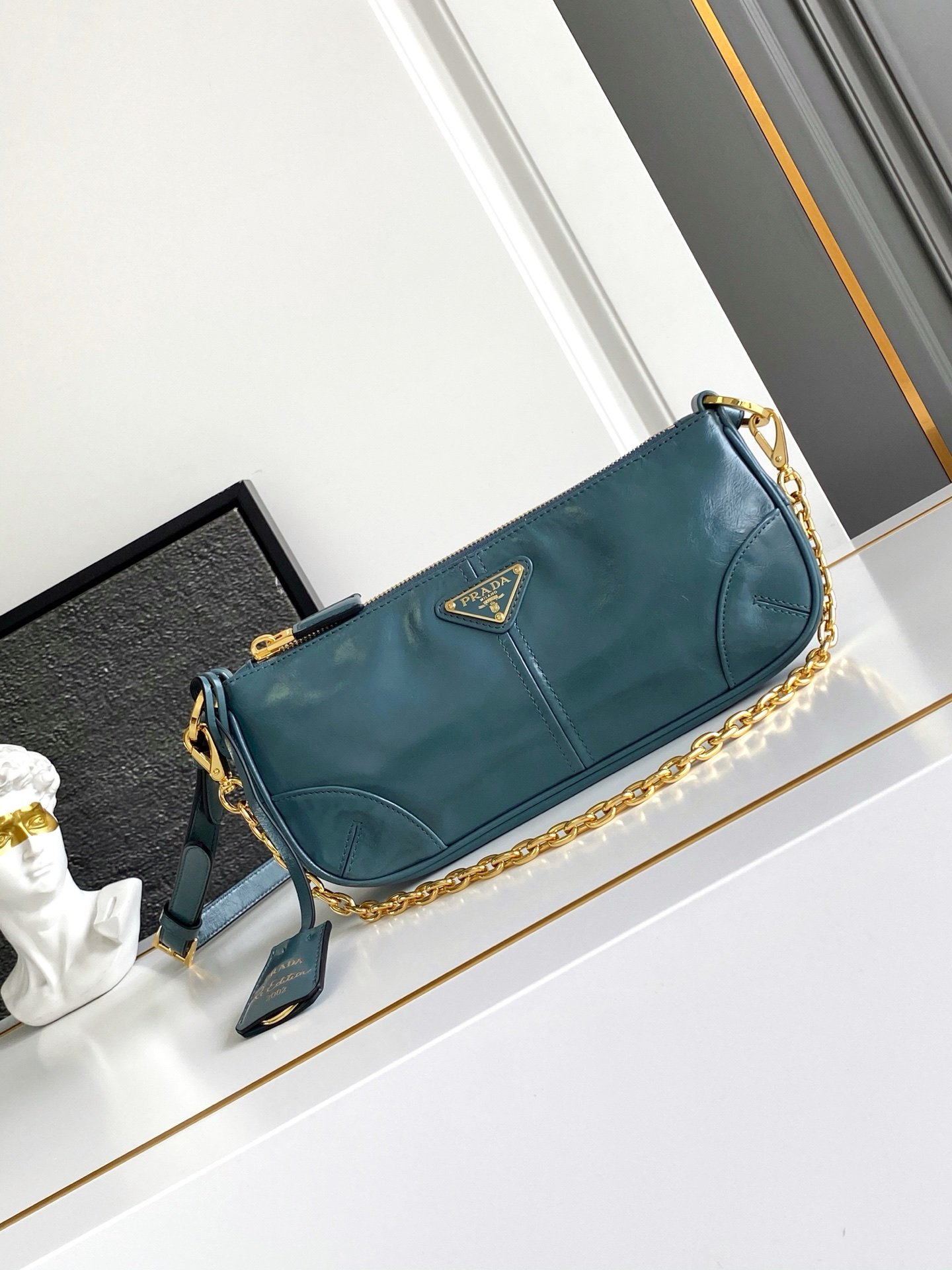 Prada 2002 Large Leather Shoulder Bag B6020407 - Image 2