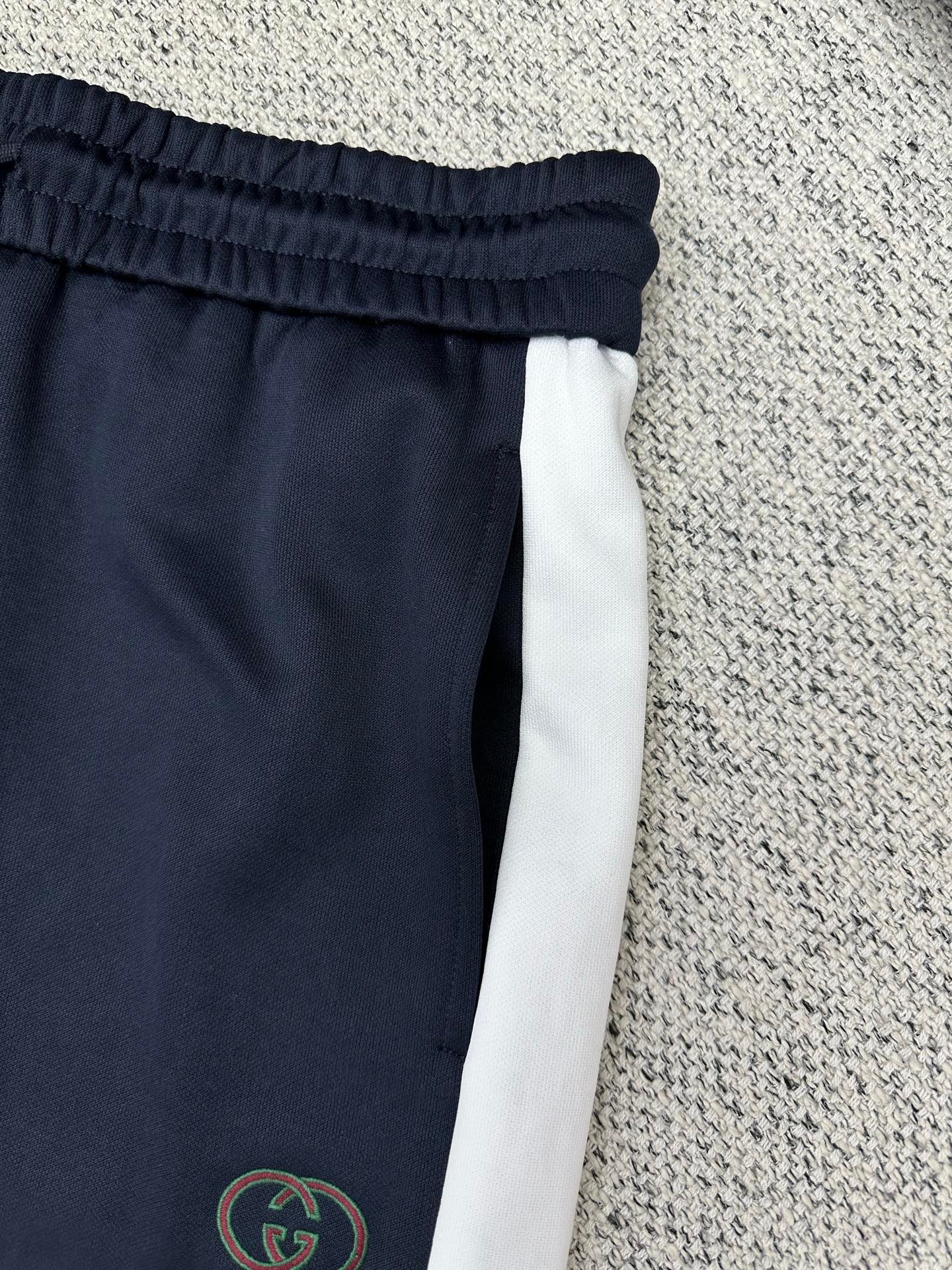 Gucci Technical jersey shorts with embroidery M6020408 - Image 6